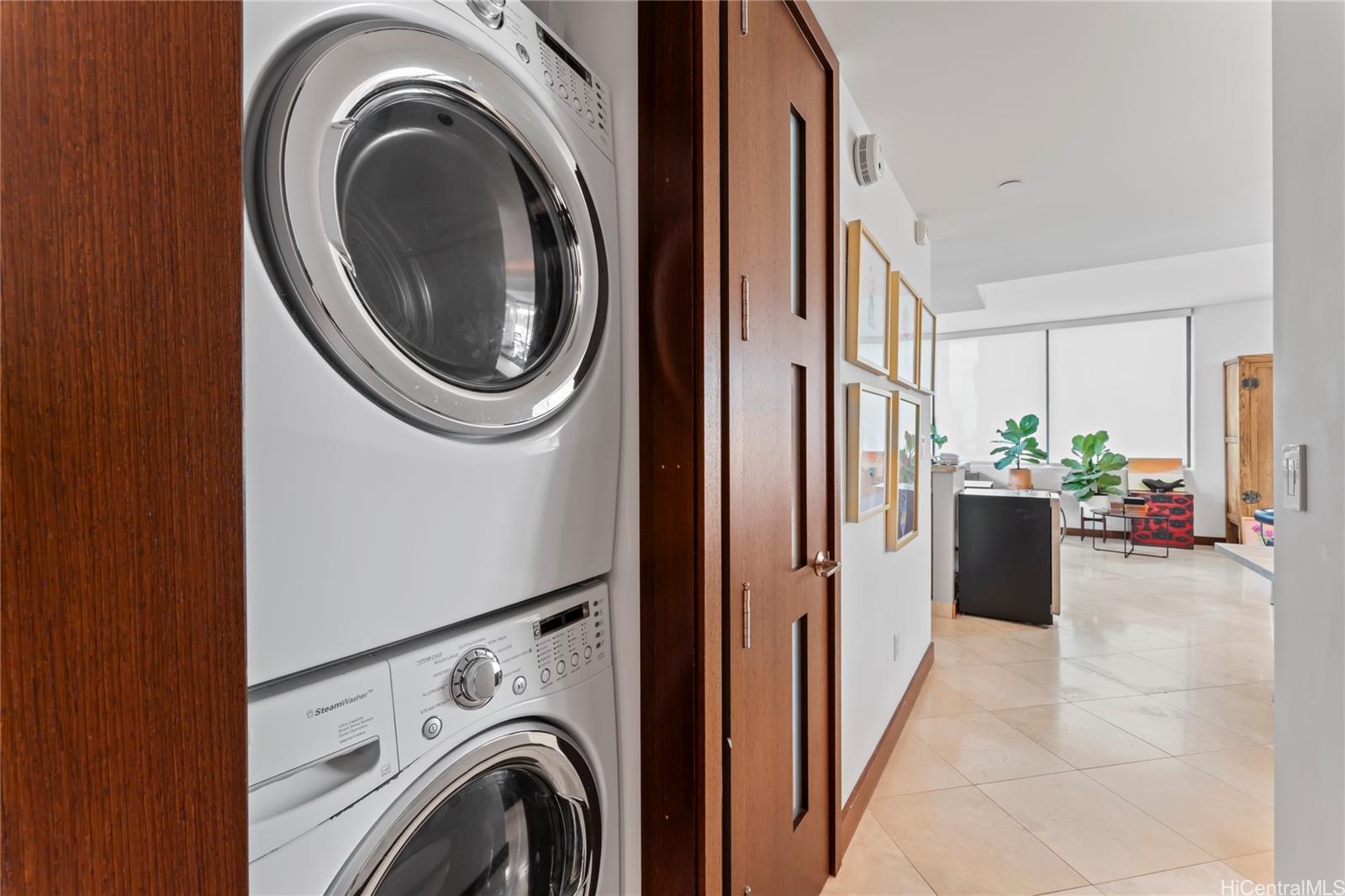 The Pinnacle Honolulu condo # 12B, Honolulu, Hawaii - photo 8 of 25