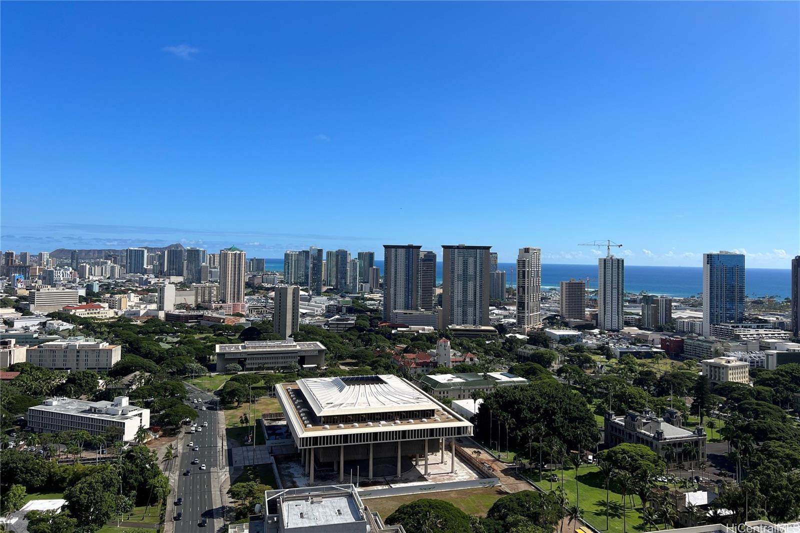 Pinnacle Honolulu condo