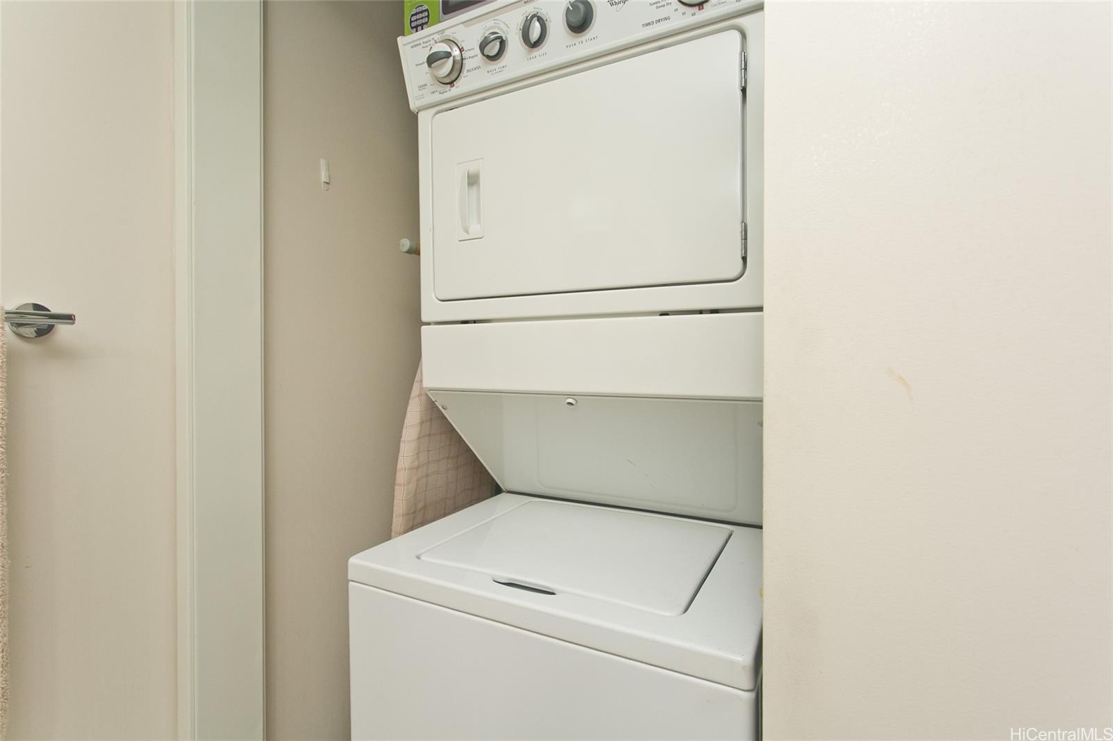Capitol Place condo # 1403, Honolulu, Hawaii - photo 13 of 16