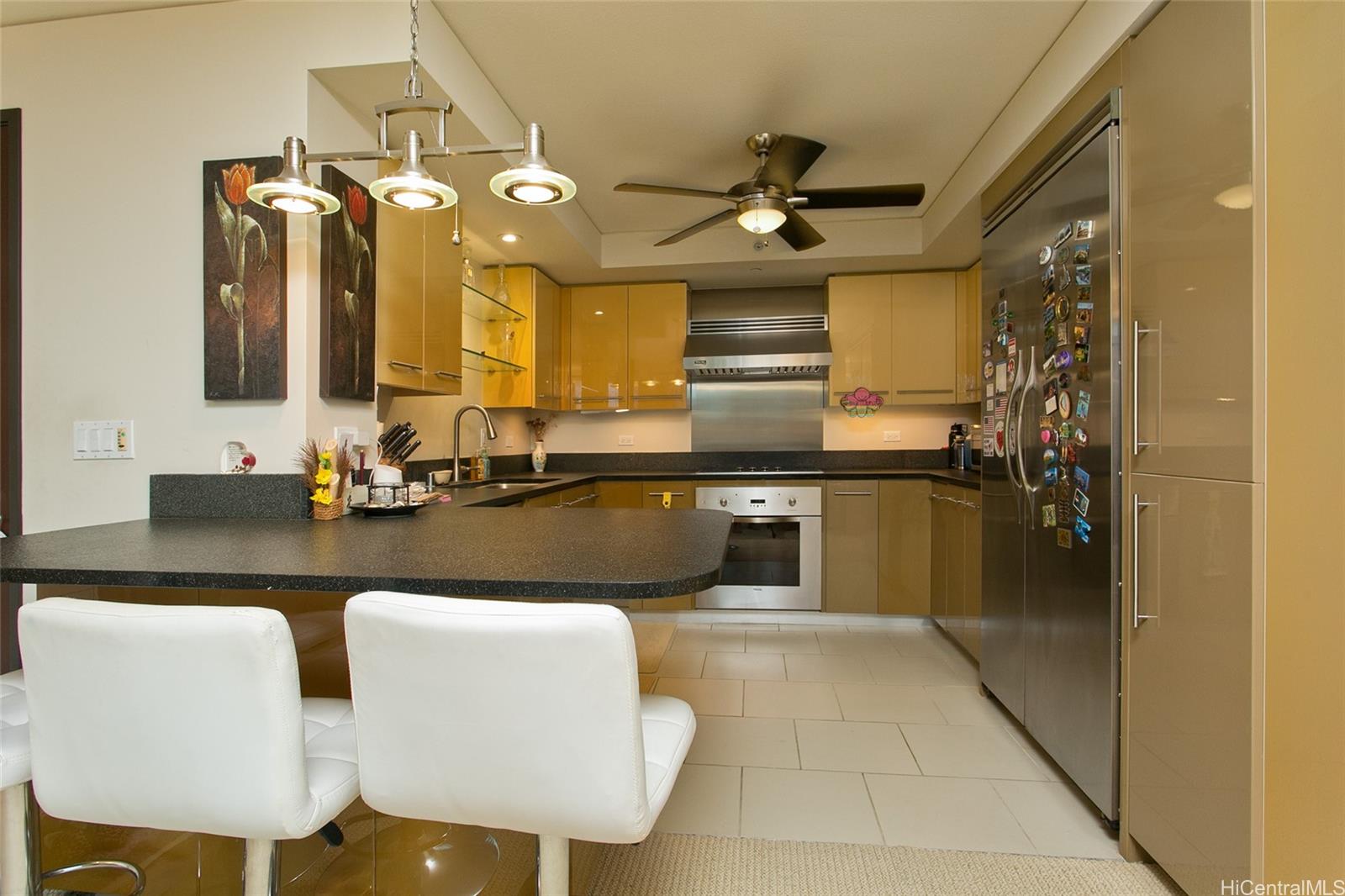 Capitol Place condo # 1403, Honolulu, Hawaii - photo 7 of 16