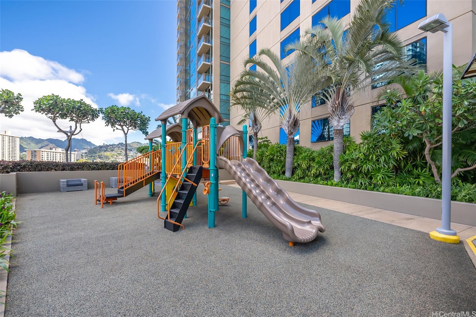 Capitol Place condo # 1705, Honolulu, Hawaii - photo 20 of 25