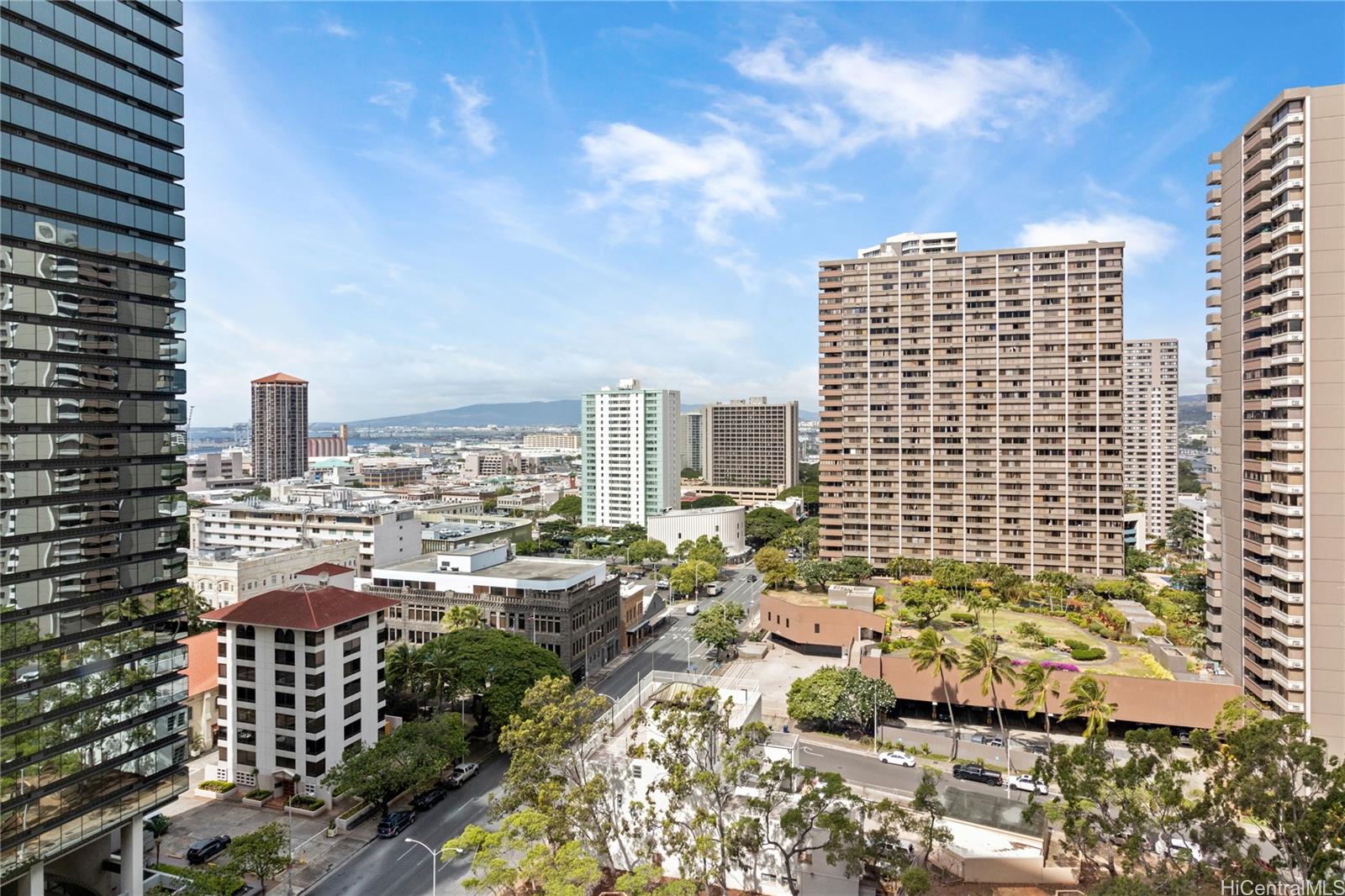 Capitol Place condo # 1705, Honolulu, Hawaii - photo 22 of 25