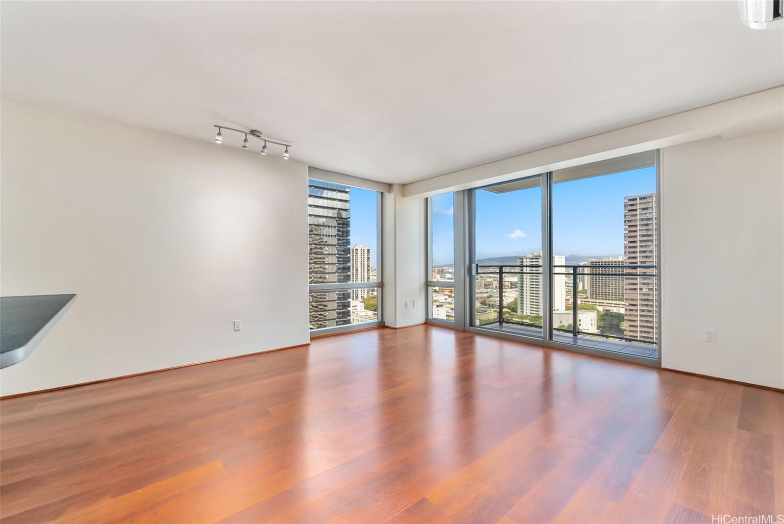 Capitol Place condo # 1909, Honolulu, Hawaii - photo 2 of 25