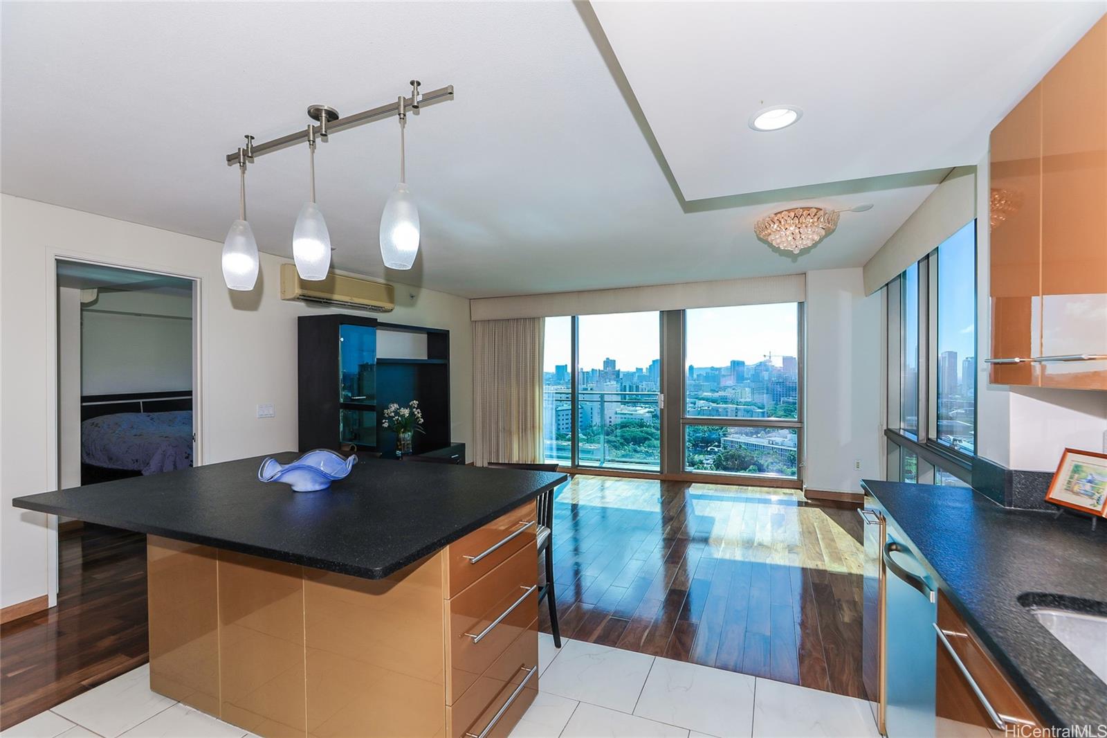 Capitol Place condo # 2302, Honolulu, Hawaii - photo 4 of 25