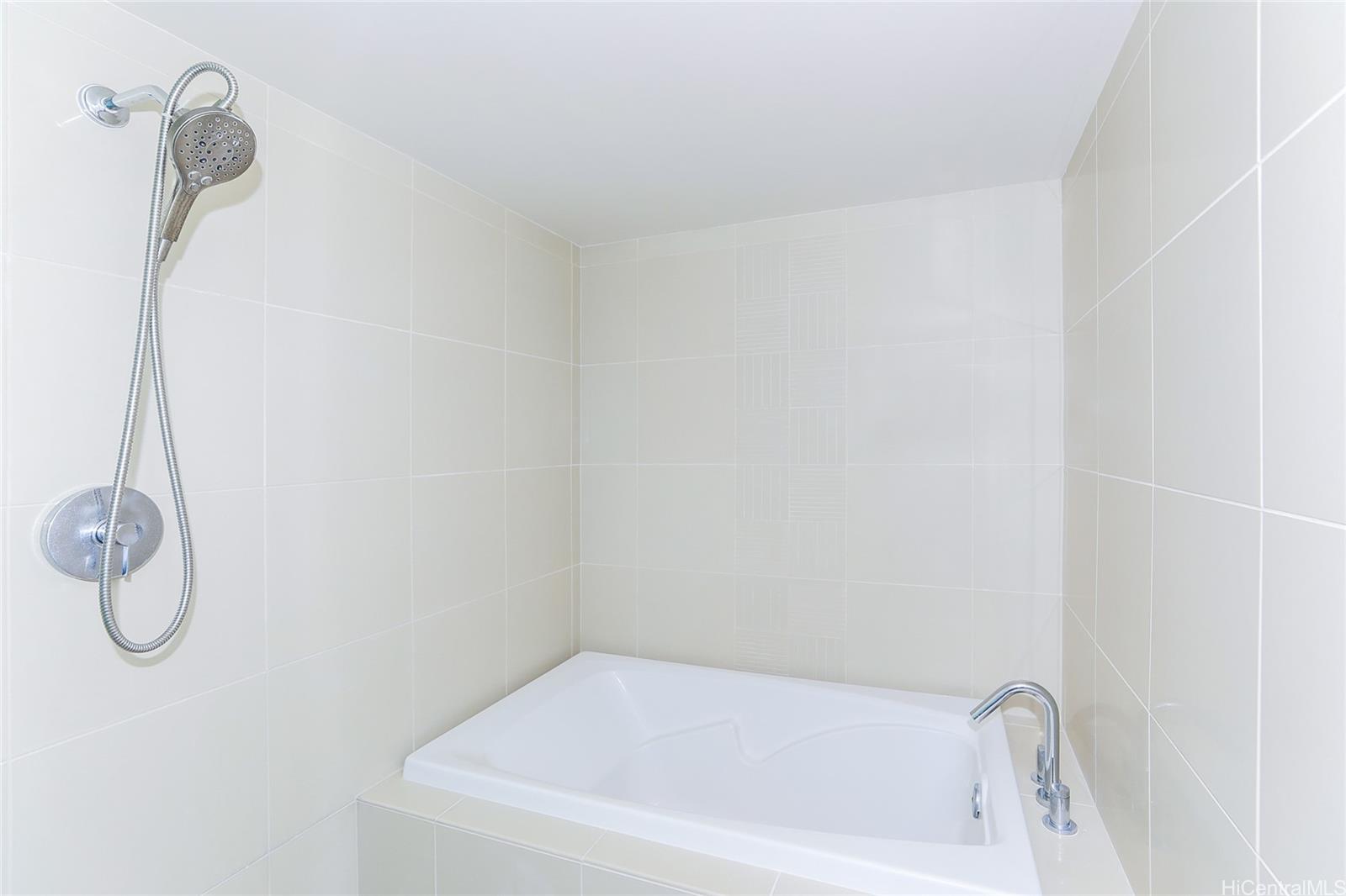 Capitol Place condo # 2302, Honolulu, Hawaii - photo 7 of 25