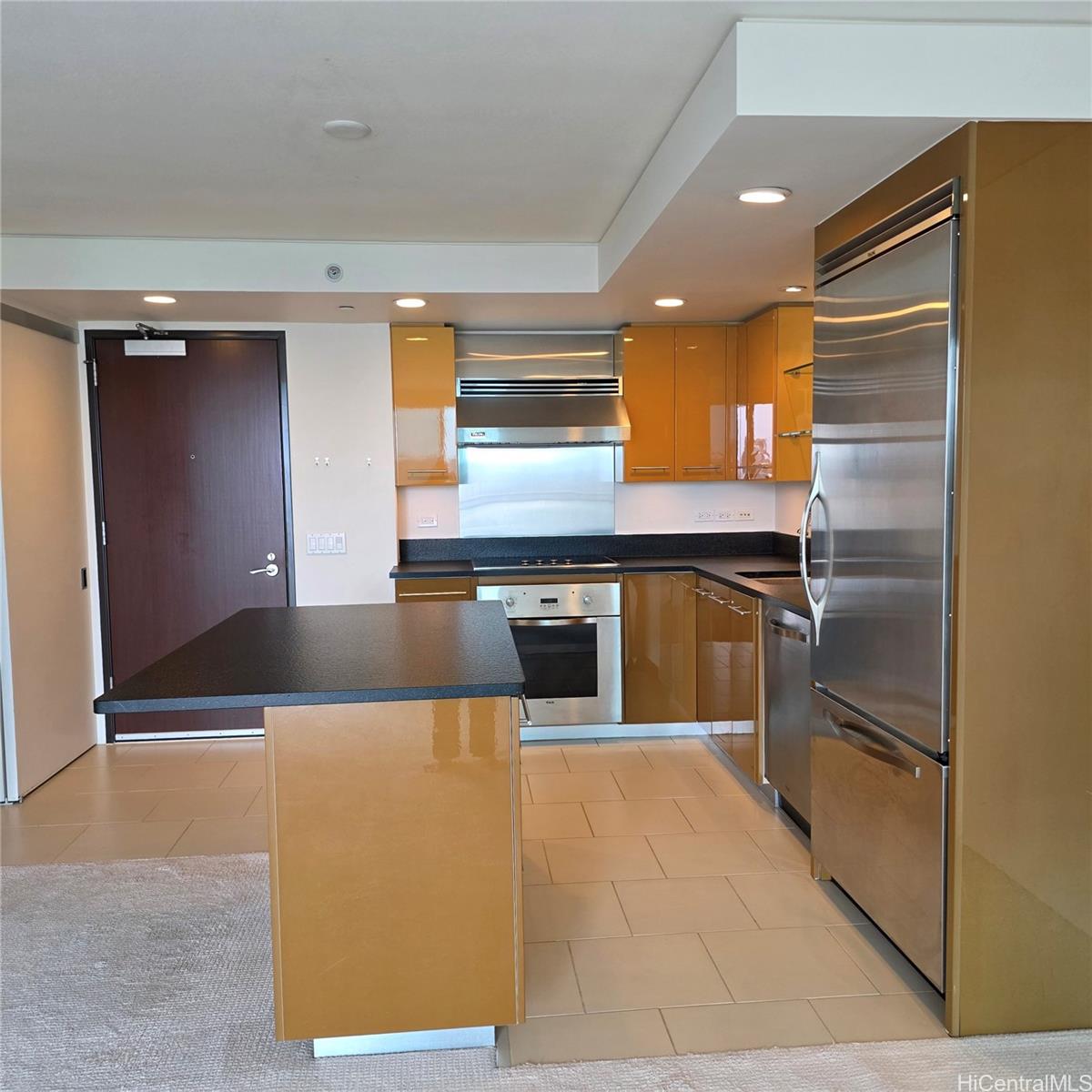 1200 Queen Emma St Honolulu - Rental - photo 2 of 24