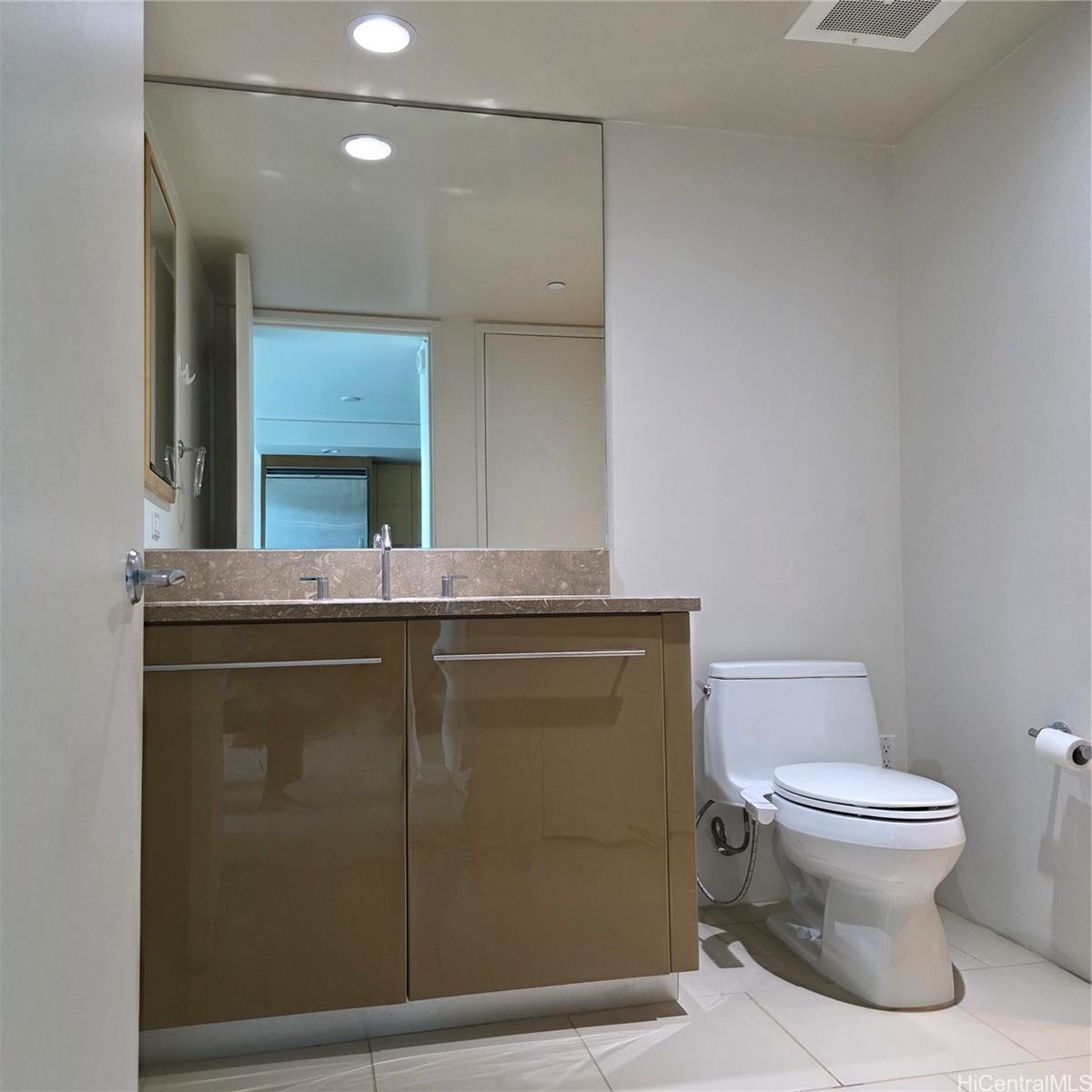 1200 Queen Emma St Honolulu - Rental - photo 10 of 24