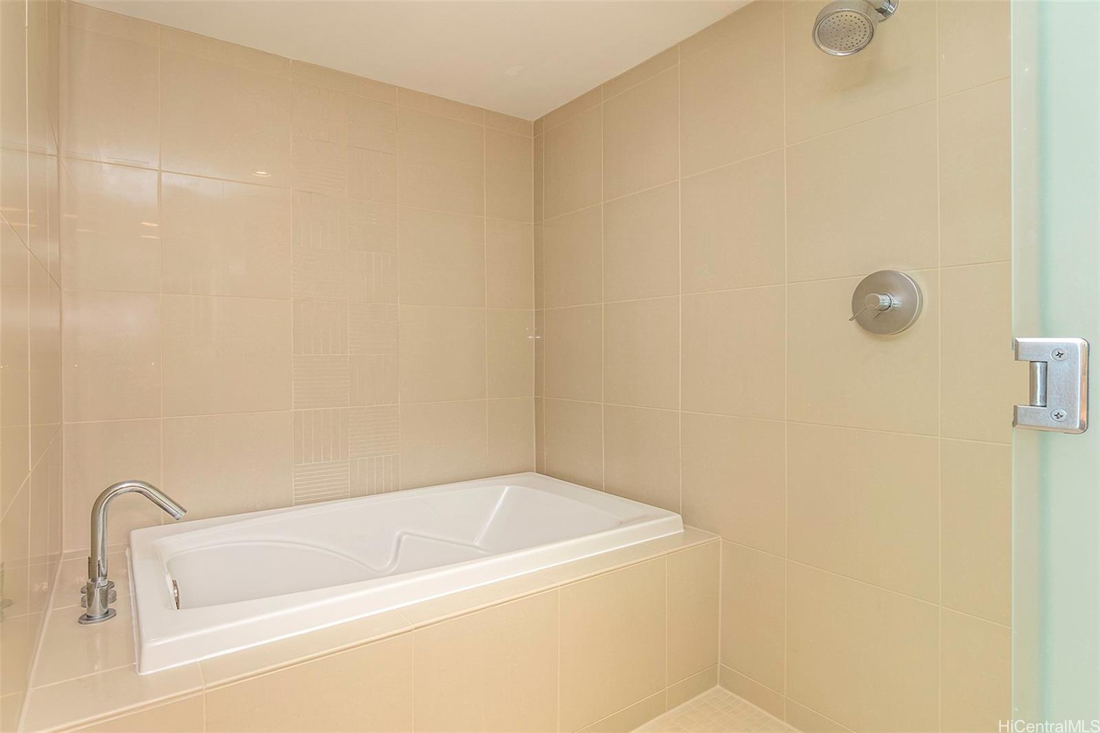 Capitol Place condo # 3012, Honolulu, Hawaii - photo 12 of 25