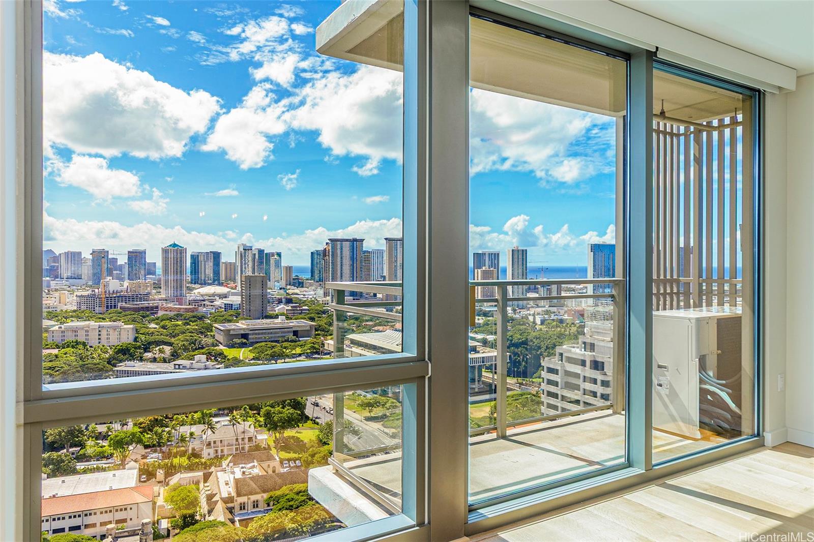 Capitol Place condo # 3012, Honolulu, Hawaii - photo 4 of 25