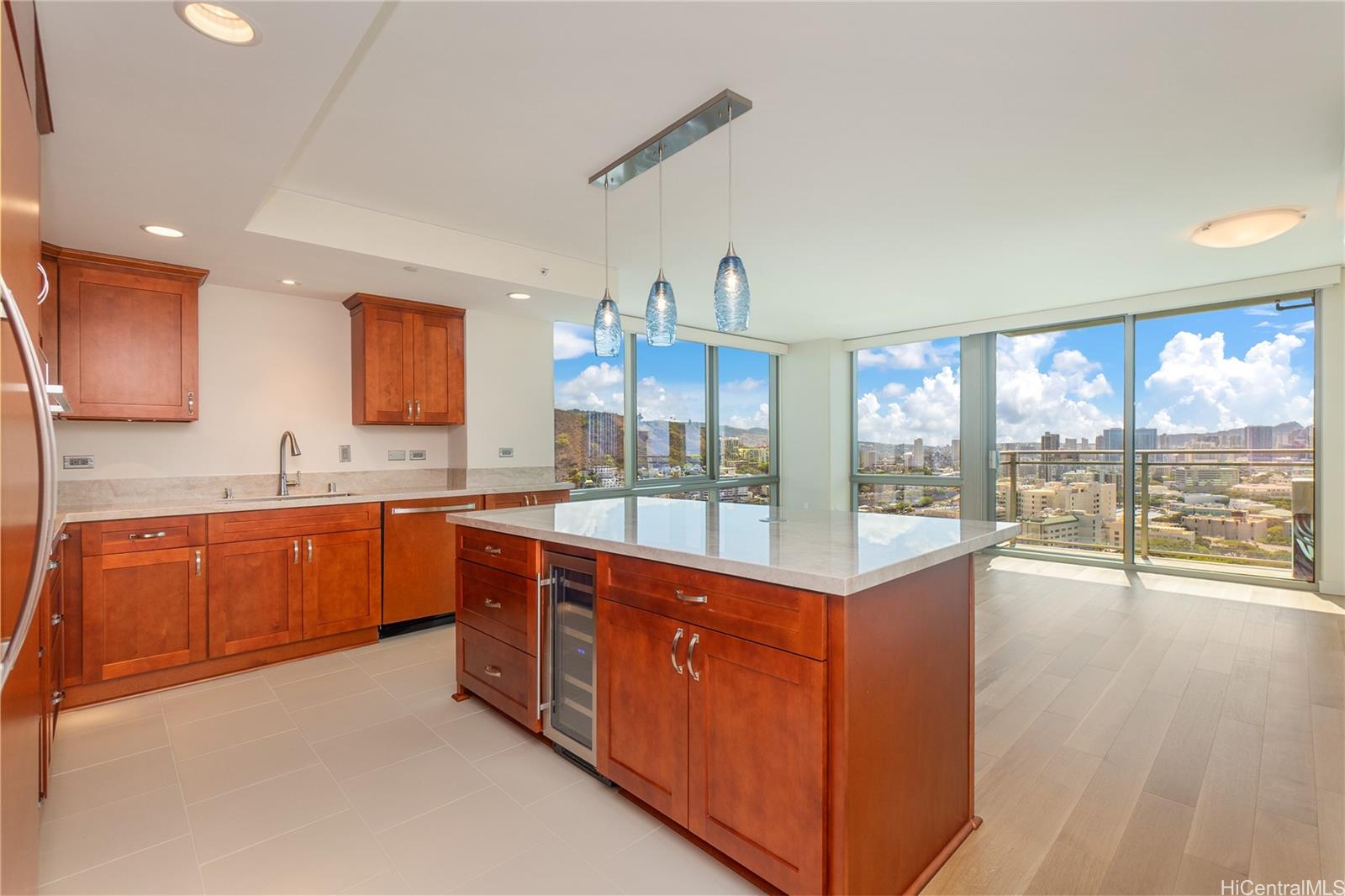 Capitol Place condo # 3012, Honolulu, Hawaii - photo 6 of 25