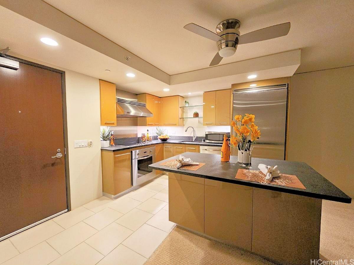 1200 Queen Emma St Honolulu - Rental - photo 2 of 8