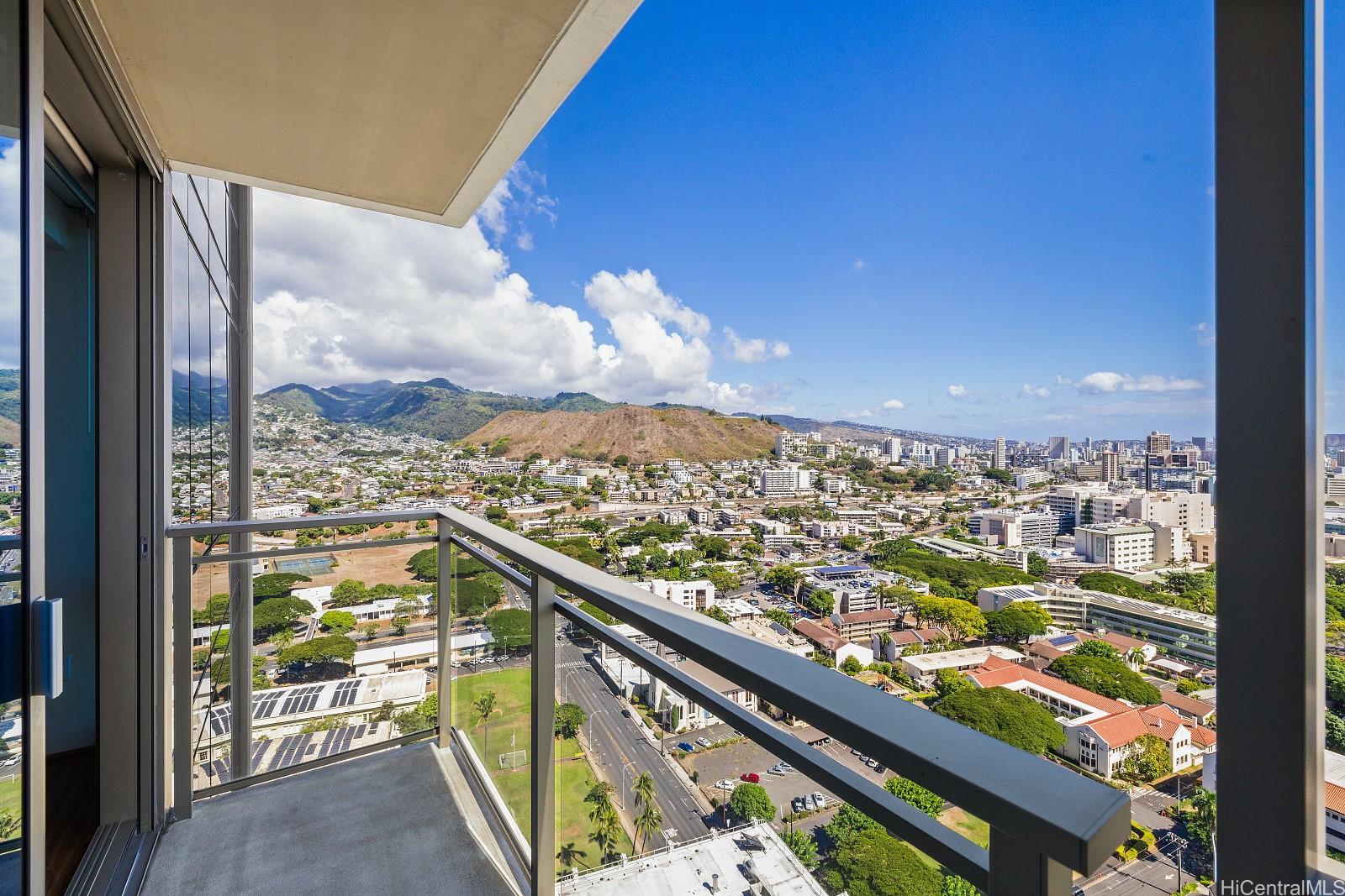 Capitol Place condo # 3207, Honolulu, Hawaii - photo 4 of 25