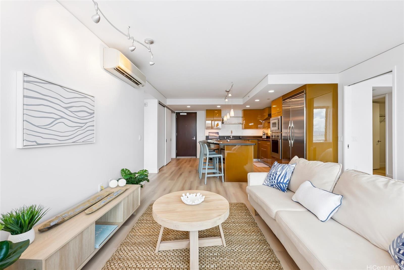 Capitol Place condo # 3405, Honolulu, Hawaii - photo 2 of 25