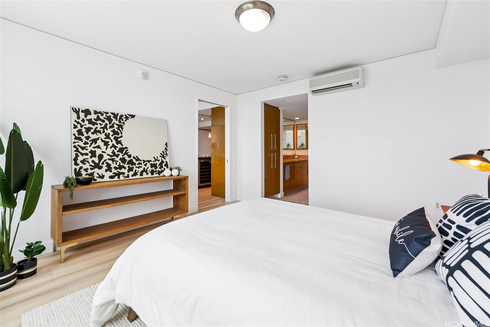 Capitol Place condo # 3405, Honolulu, Hawaii - photo 12 of 25