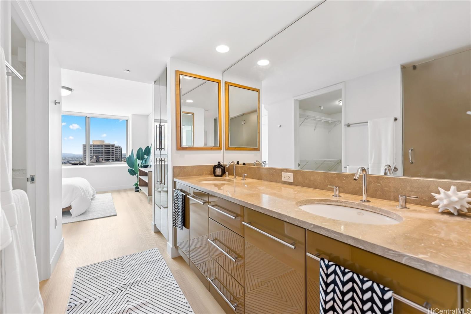 Capitol Place condo # 3405, Honolulu, Hawaii - photo 14 of 25