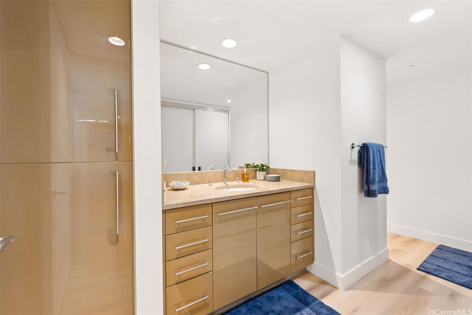 Capitol Place condo # 3405, Honolulu, Hawaii - photo 17 of 25