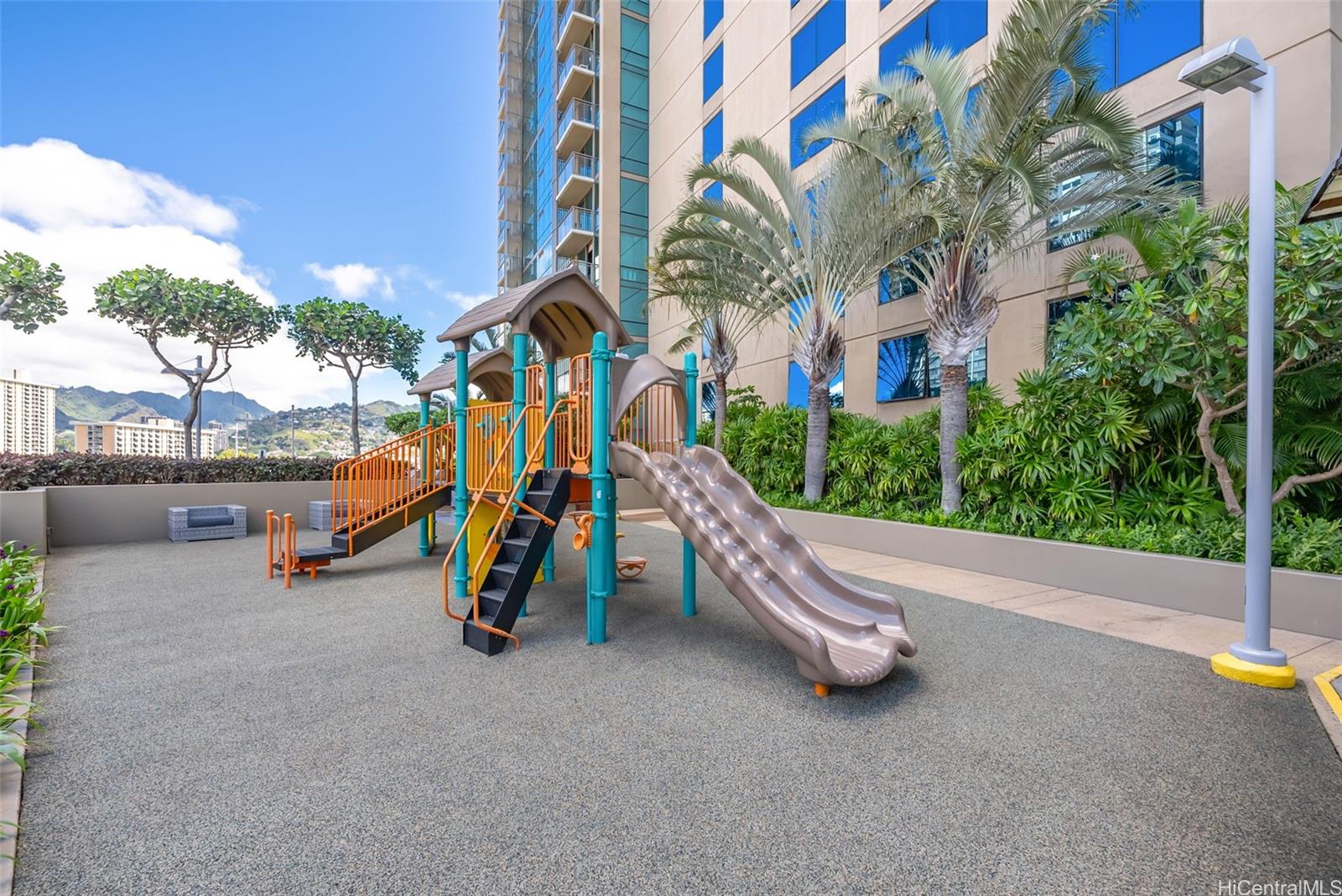 Capitol Place condo # 3405, Honolulu, Hawaii - photo 21 of 25