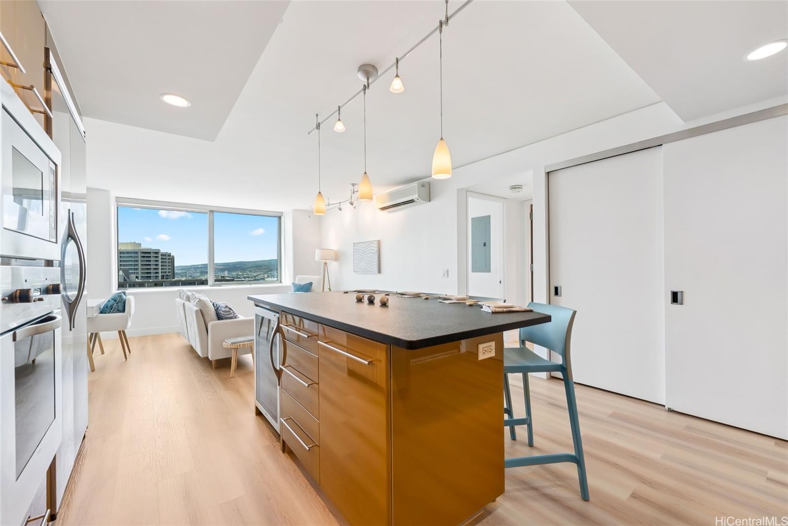 Capitol Place condo # 3405, Honolulu, Hawaii - photo 8 of 25