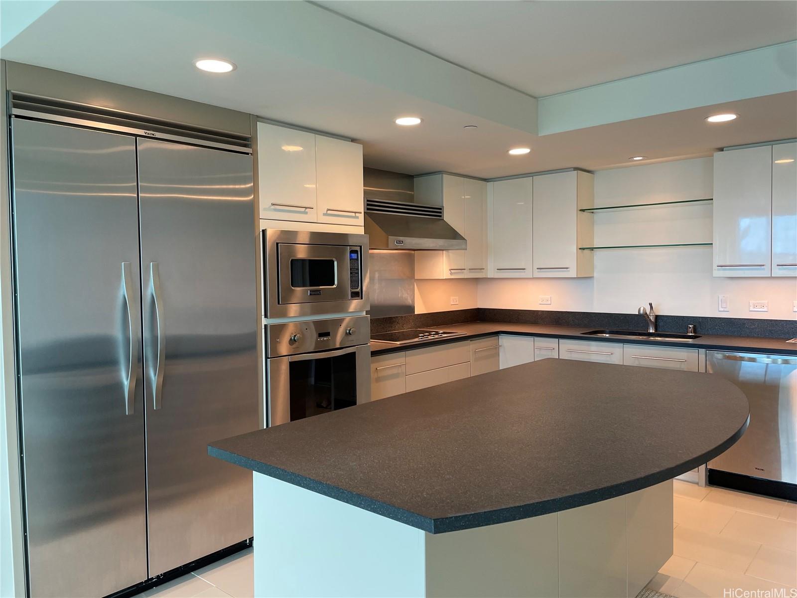 Capitol Place condo # 3511, Honolulu, Hawaii - photo 2 of 24