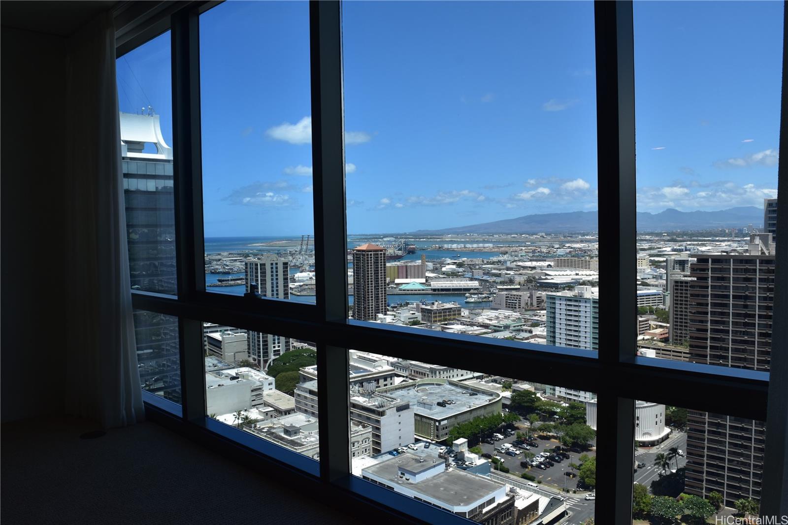 Capitol Place condo # 3511, Honolulu, Hawaii - photo 8 of 24