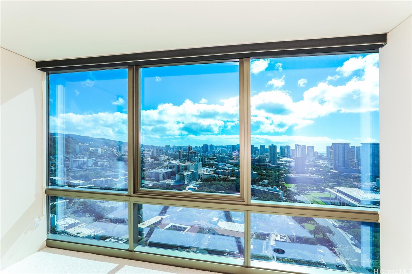 1200 Queen Emma St Honolulu - Rental - photo 2 of 25