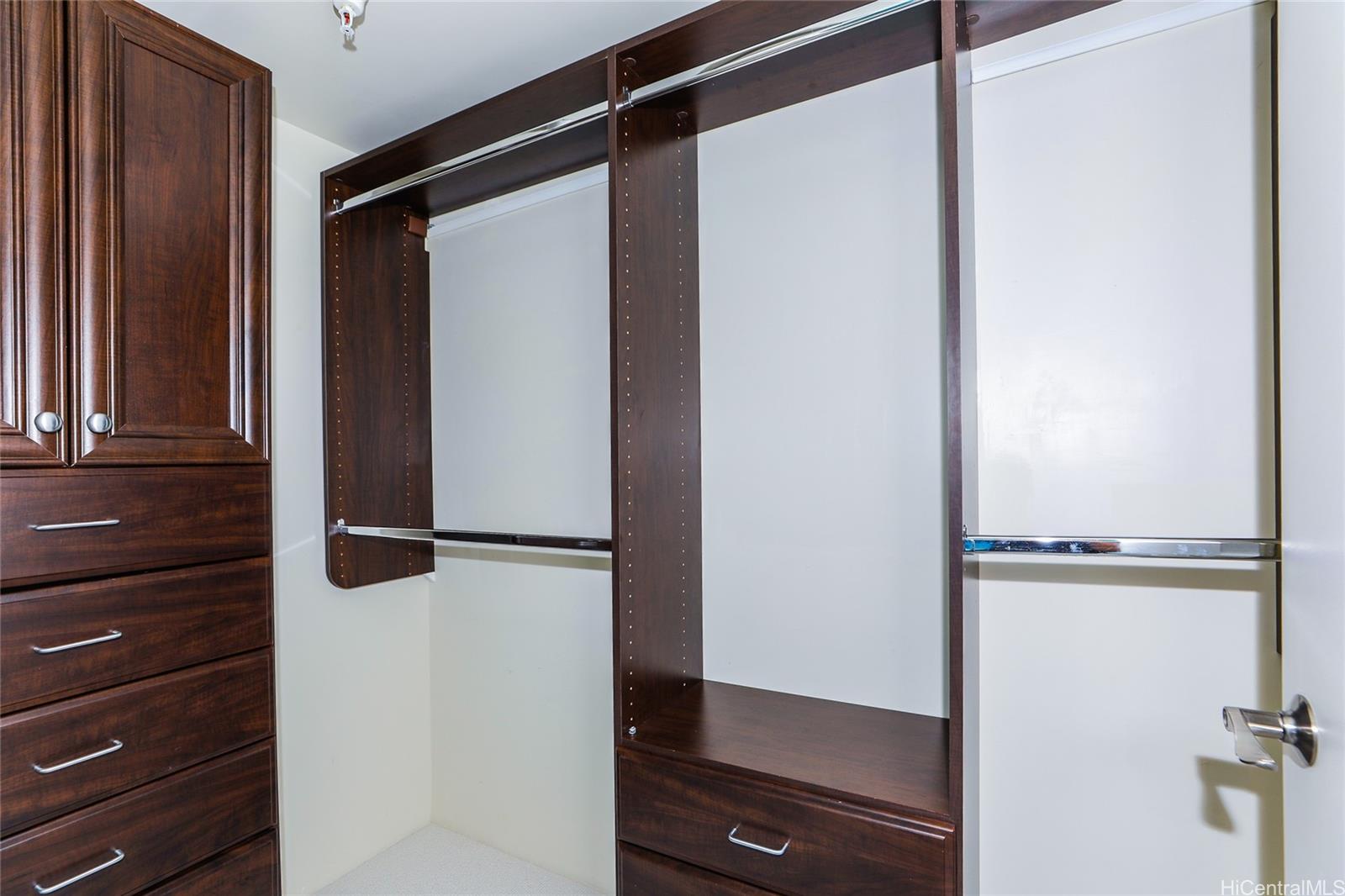 1200 Queen Emma St Honolulu - Rental - photo 11 of 25