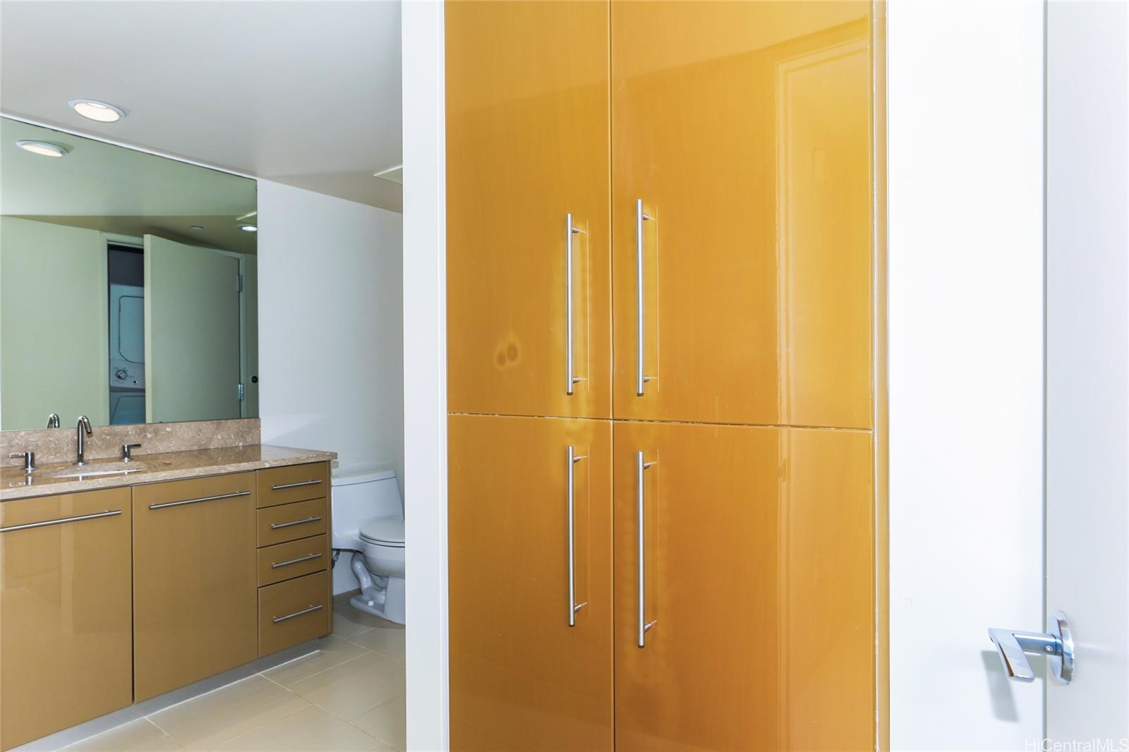 1200 Queen Emma St Honolulu - Rental - photo 12 of 25