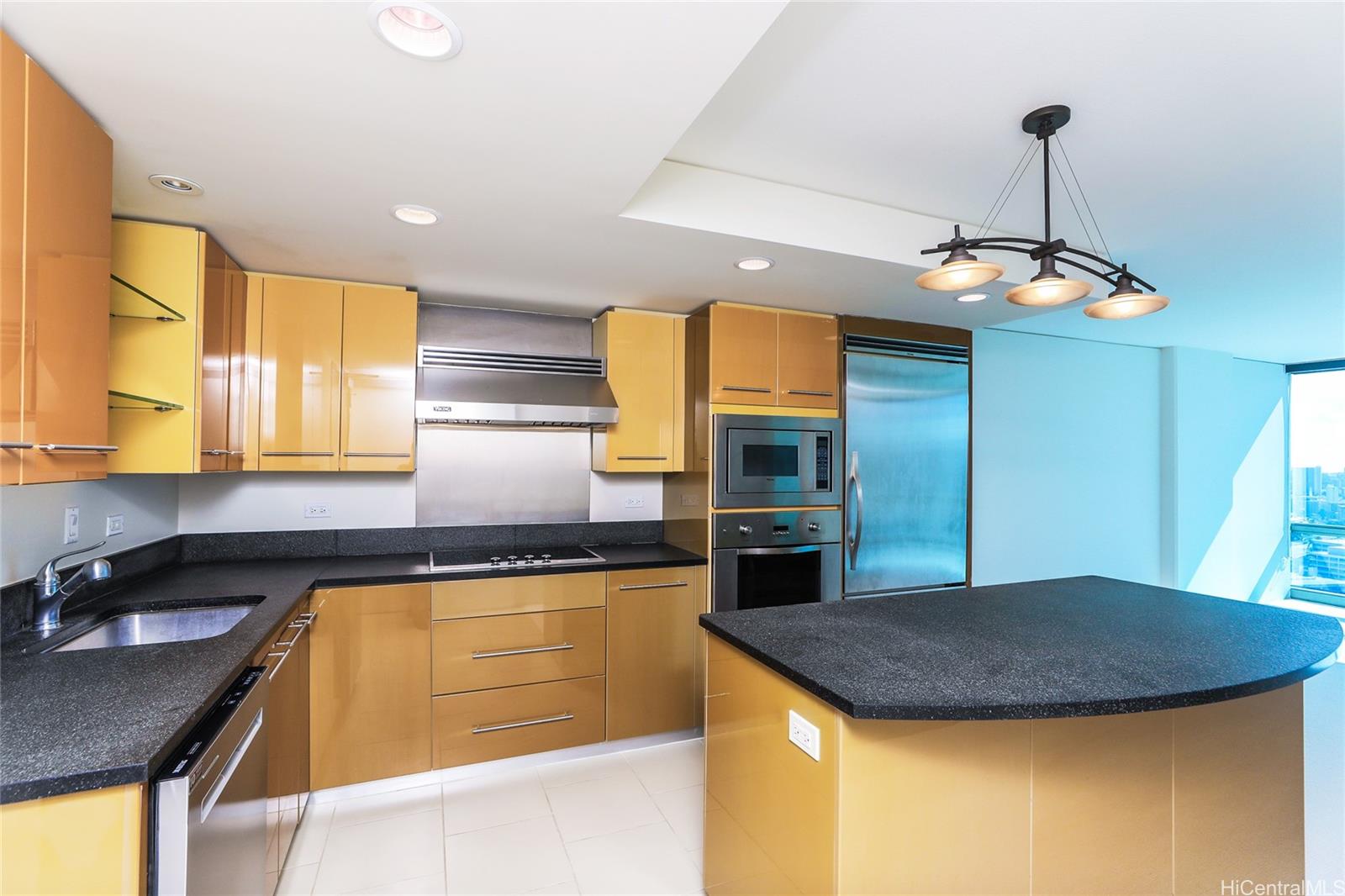 1200 Queen Emma St Honolulu - Rental - photo 5 of 25