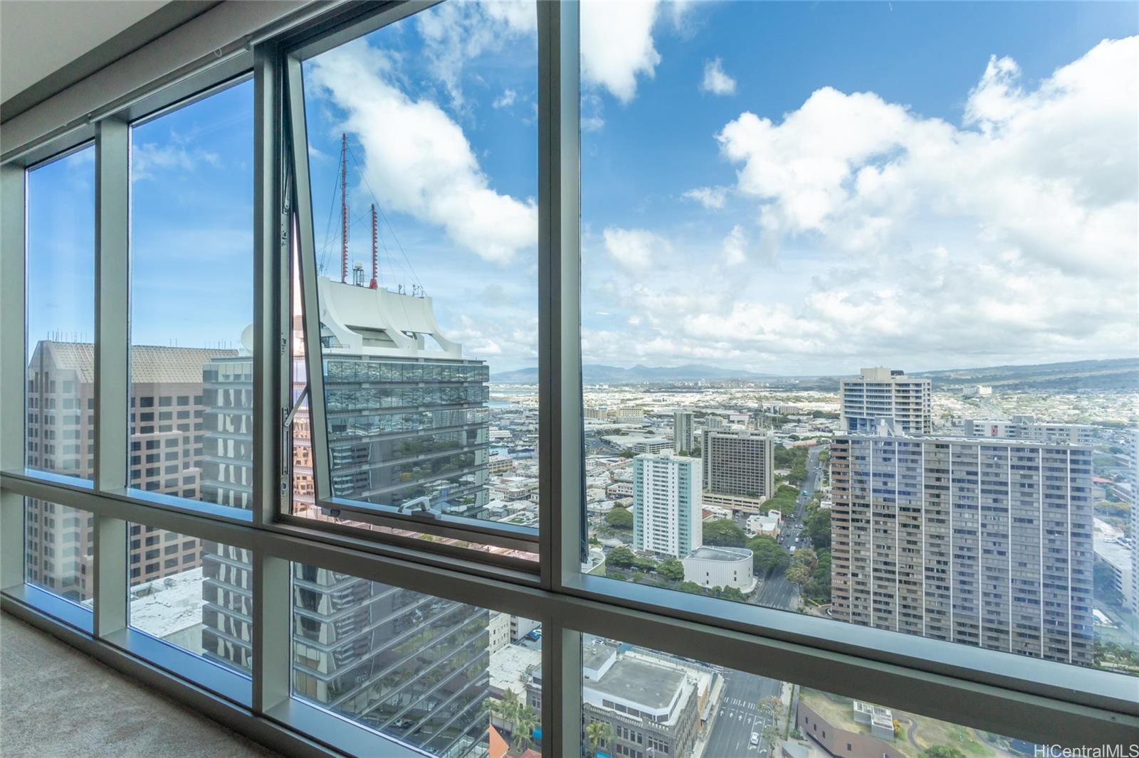 Capitol Place condo # 3901, Honolulu, Hawaii - photo 13 of 22