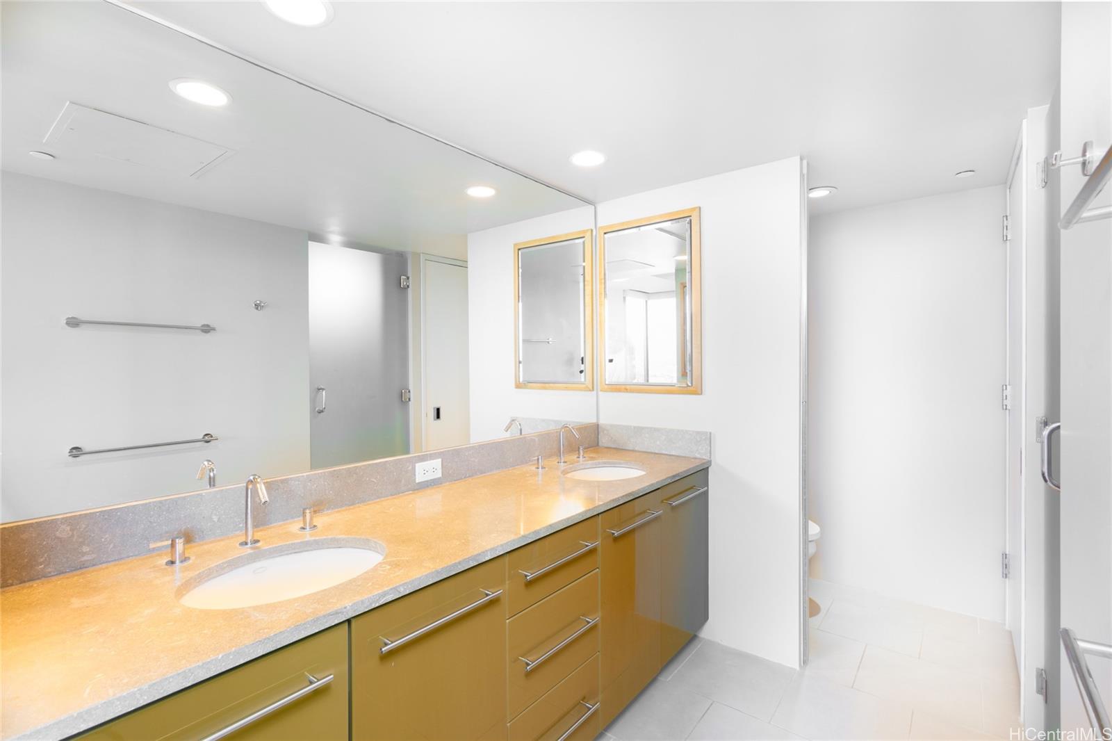 Capitol Place condo # 3901, Honolulu, Hawaii - photo 8 of 22