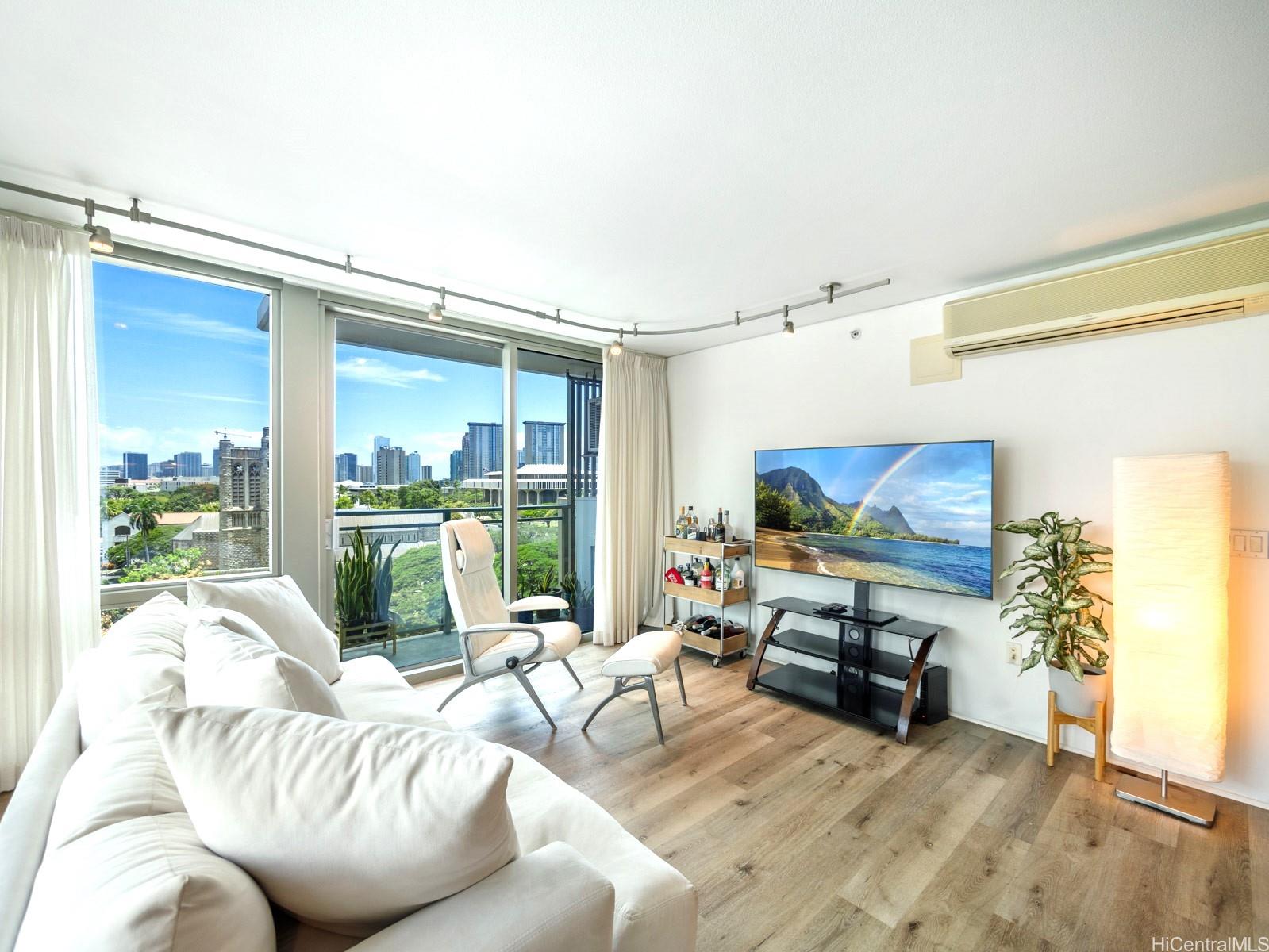 Capitol Place condo # 812, Honolulu, Hawaii - photo 2 of 23