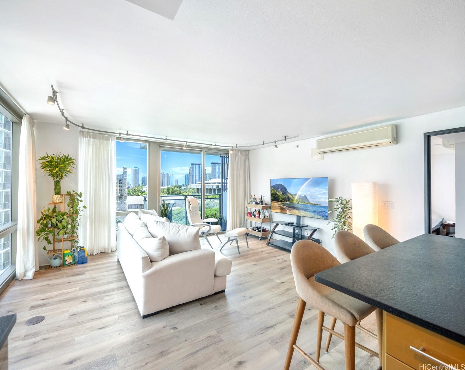 Capitol Place condo # 812, Honolulu, Hawaii - photo 5 of 23