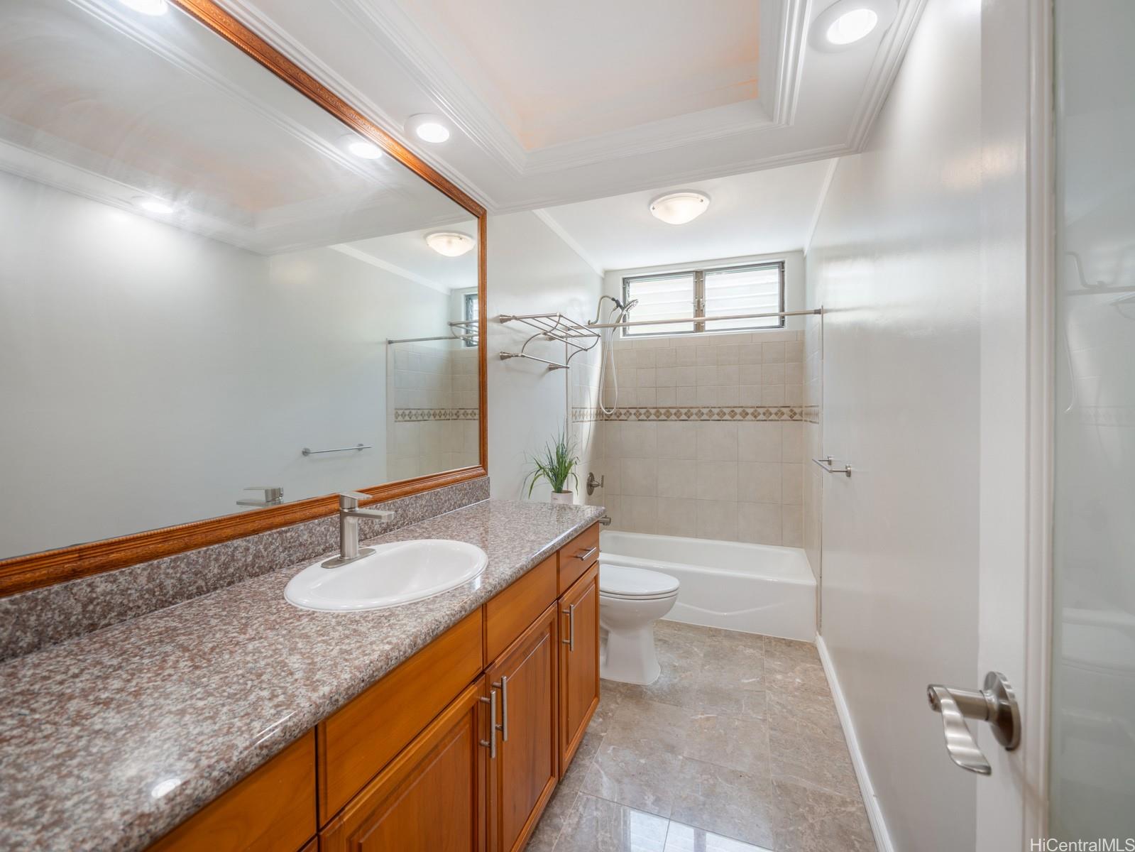 1201  Kaeleku Street Kalama Valley, Hawaii Kai home - photo 17 of 25