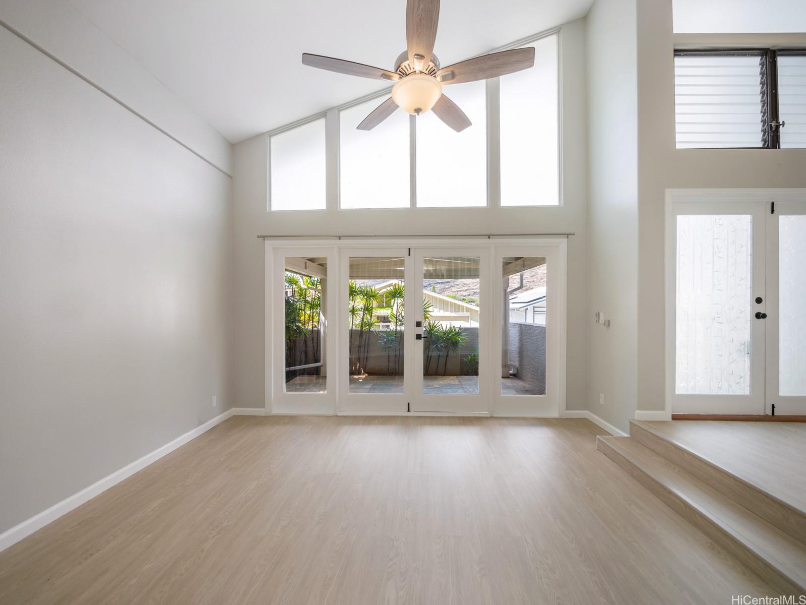 1201  Kaeleku Street Kalama Valley, Hawaii Kai home - photo 3 of 25