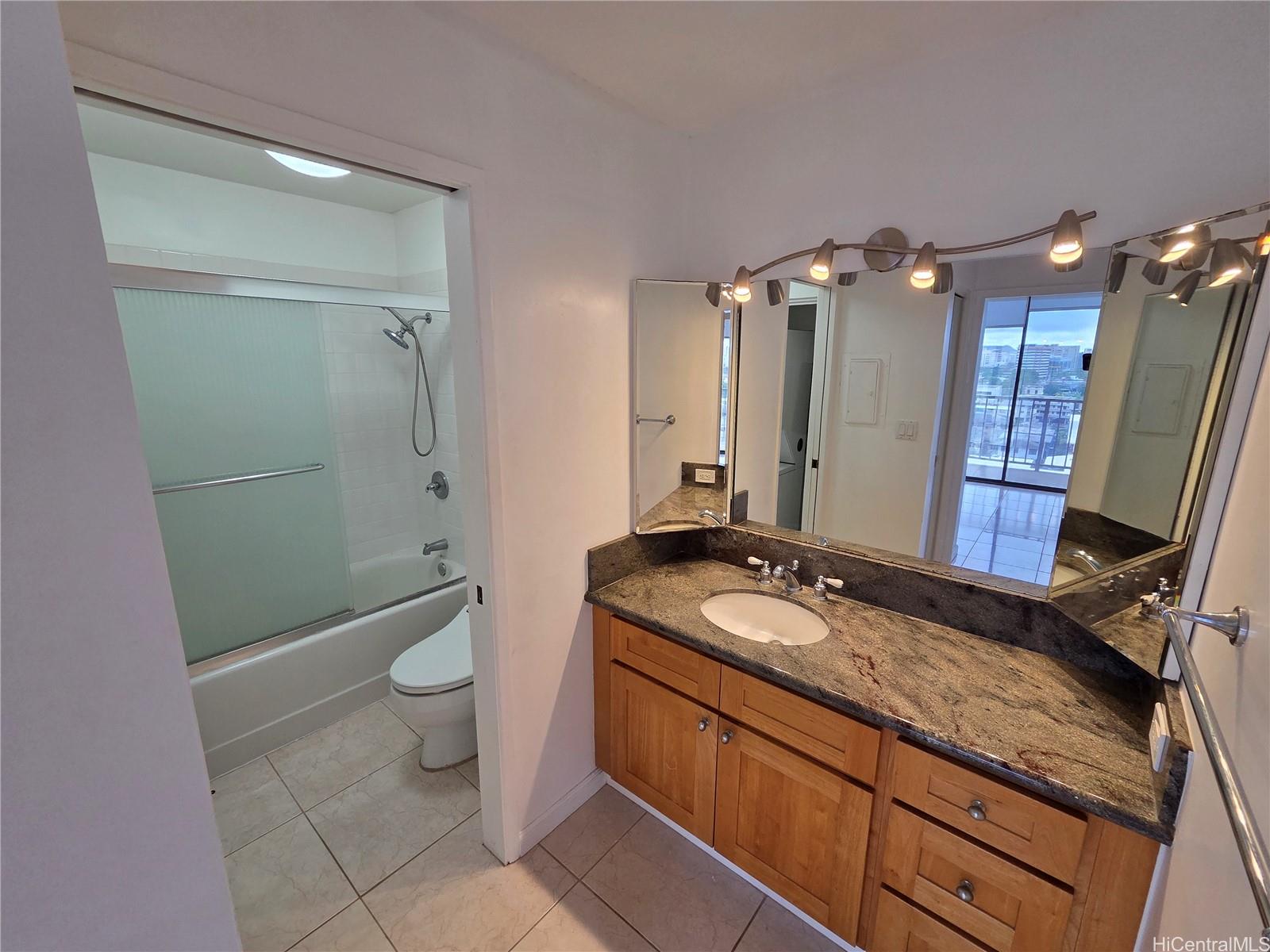 1201 Wilder Ave Honolulu - Rental - photo 7 of 13