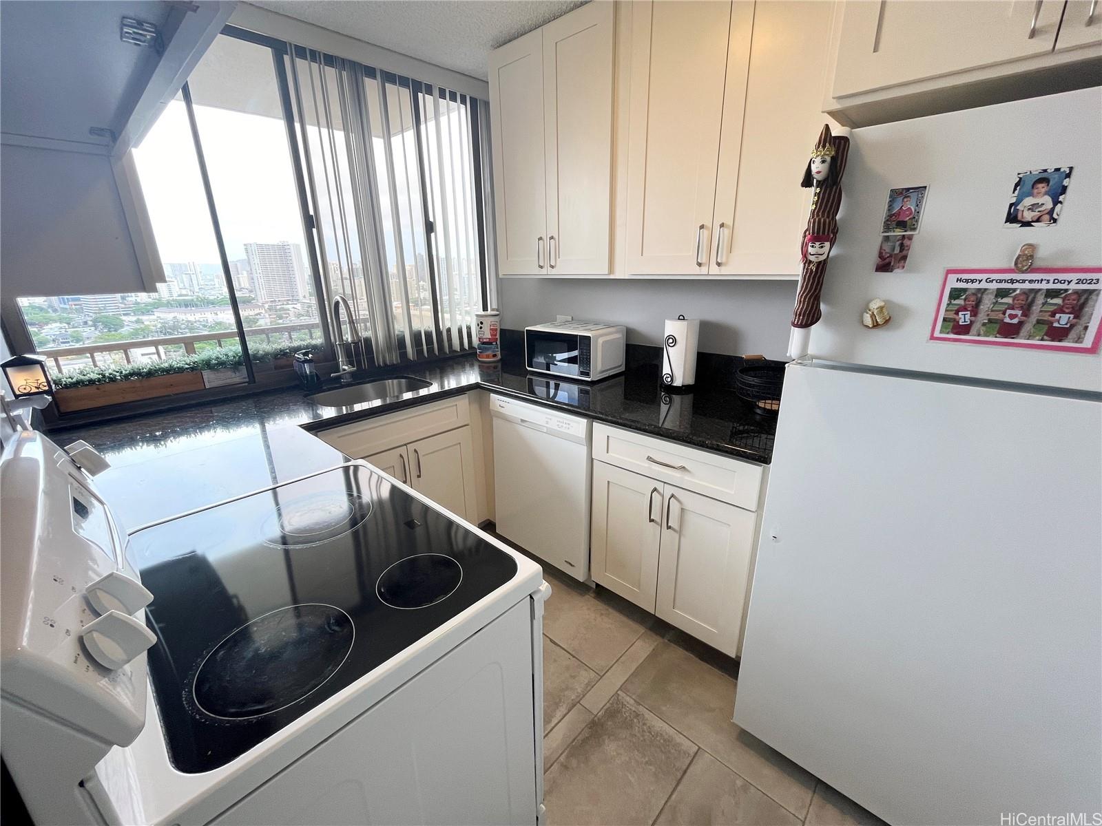 Wilder at Piikoi condo # 2102, Honolulu, Hawaii - photo 5 of 15