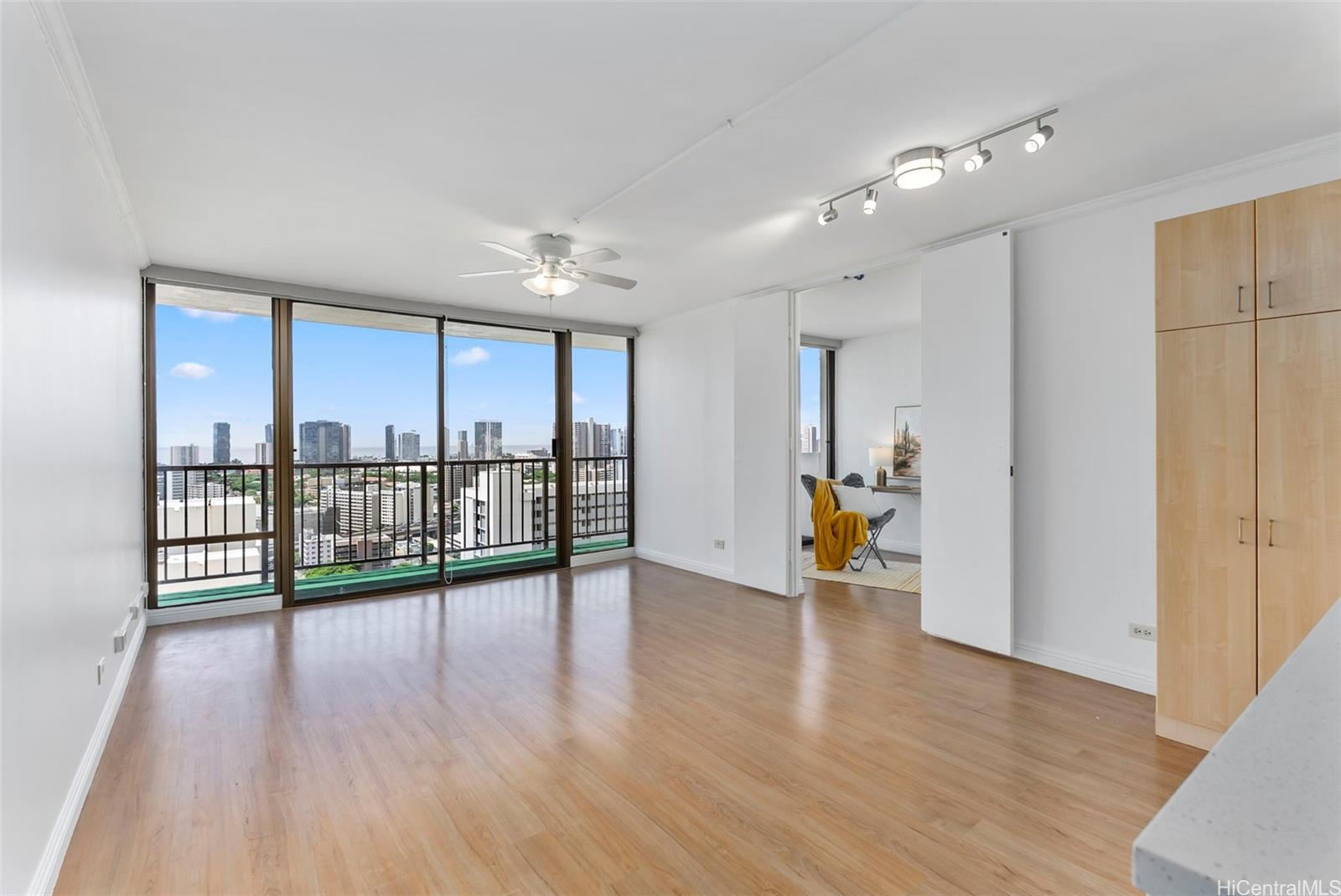 Wilder At Piikoi condo # 2404, Honolulu, Hawaii - photo 7 of 25