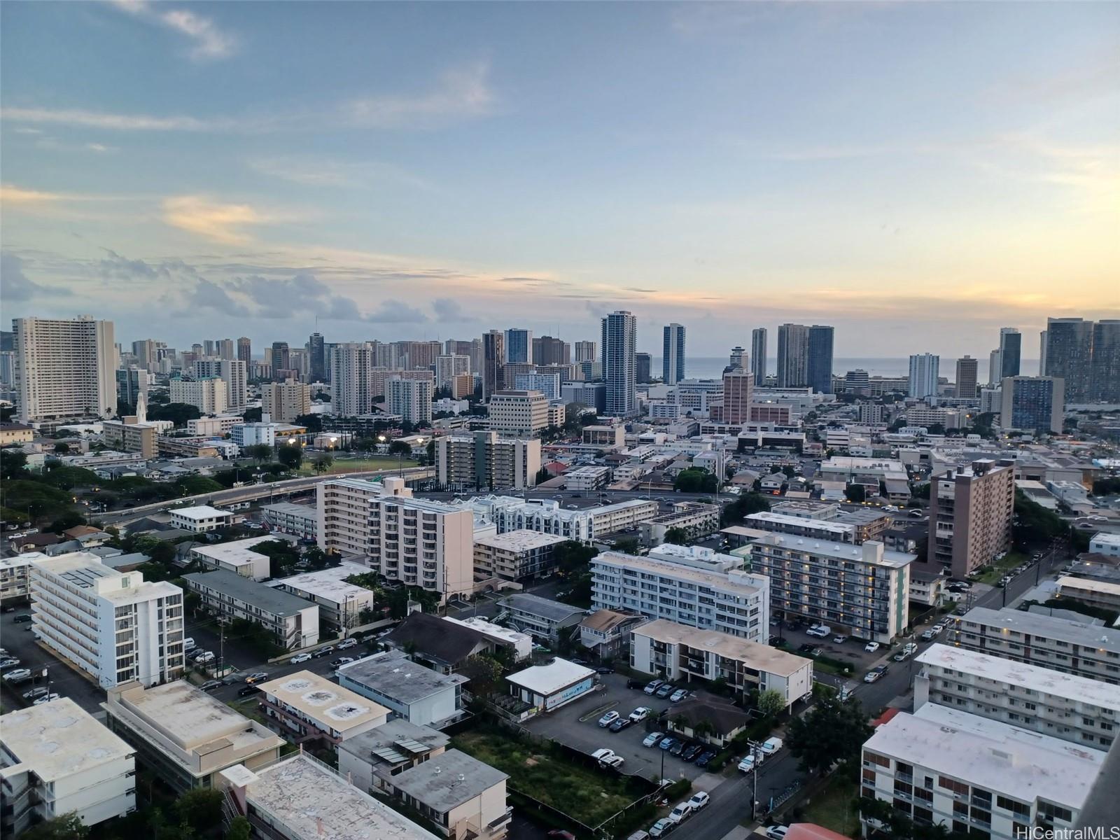 Wilder At Piikoi condo # 2601, Honolulu, Hawaii - photo 3 of 23