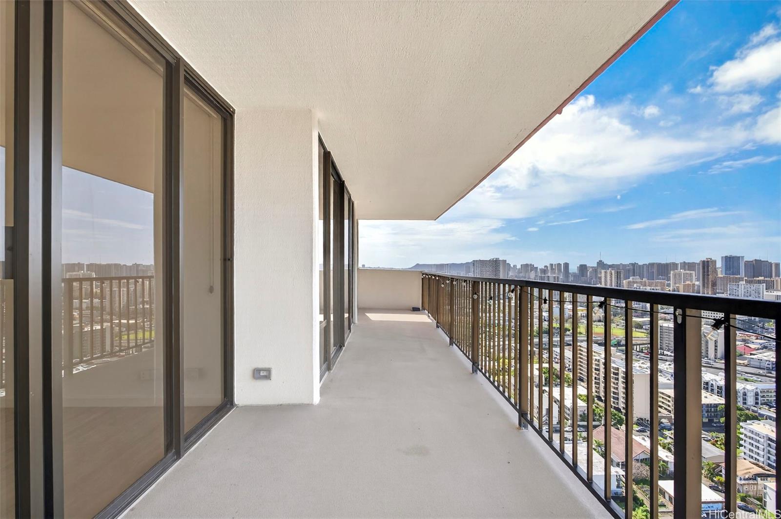 Wilder At Piikoi condo # 3003, Honolulu, Hawaii - photo 15 of 25