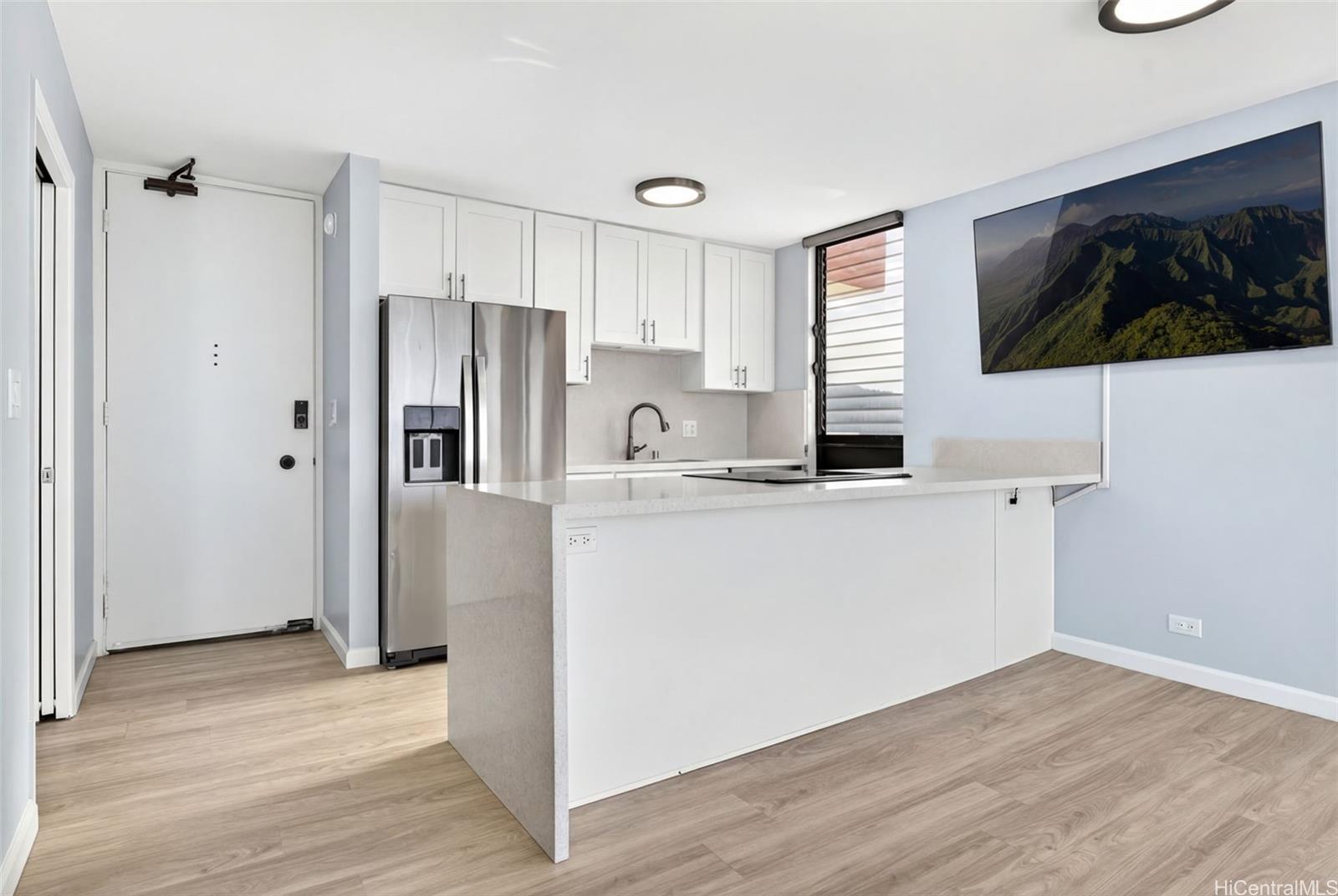 Wilder At Piikoi condo # 3003, Honolulu, Hawaii - photo 6 of 25