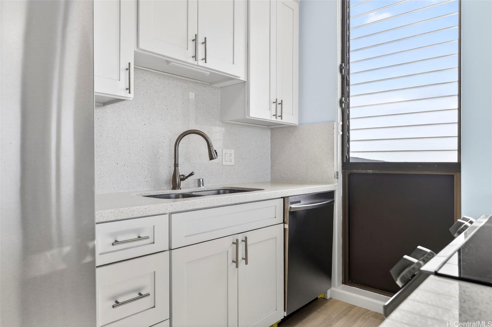 Wilder At Piikoi condo # 3003, Honolulu, Hawaii - photo 9 of 25