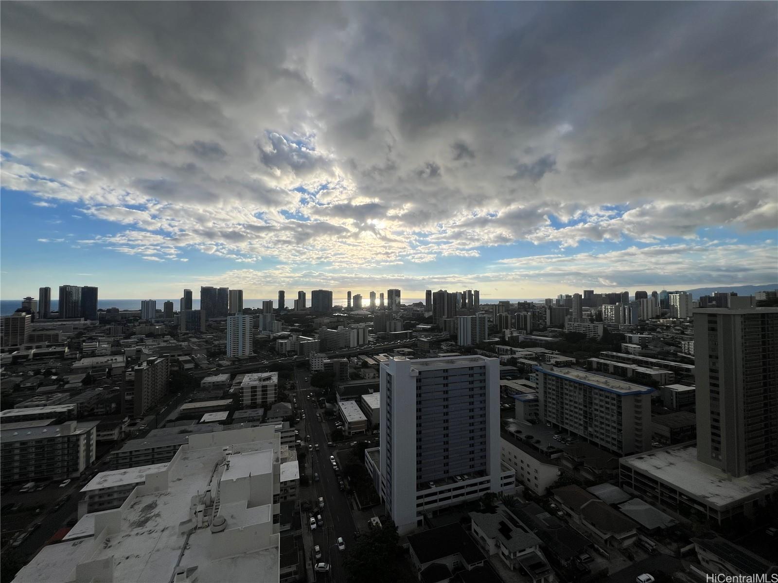 1201 Wilder Ave Honolulu - Rental - photo 14 of 18