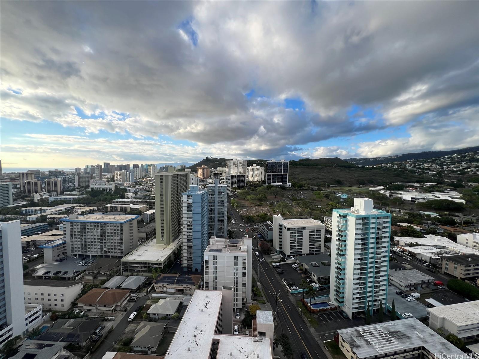 1201 Wilder Ave Honolulu - Rental - photo 16 of 18