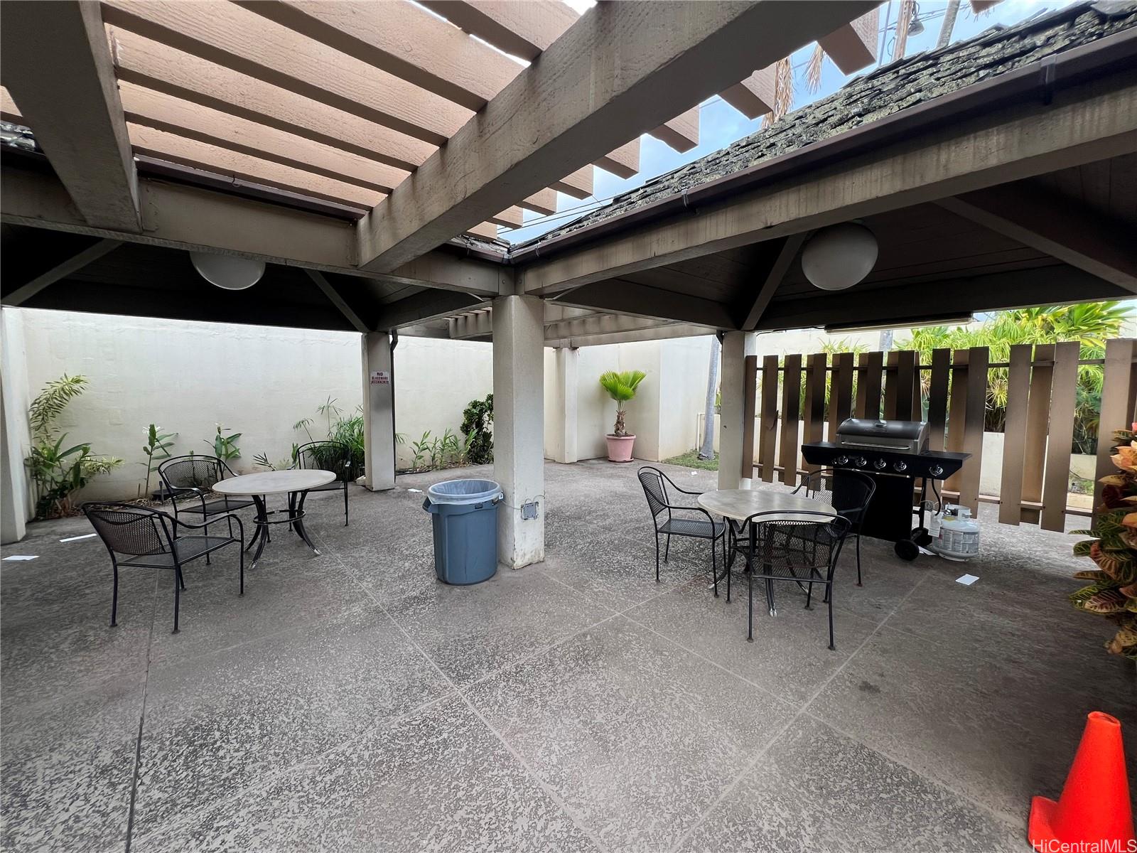 1201 Wilder Ave Honolulu - Rental - photo 18 of 18