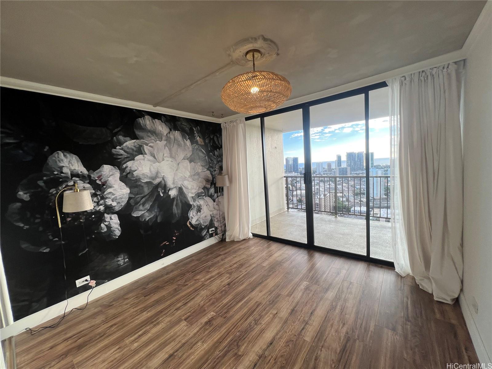 1201 Wilder Ave Honolulu - Rental - photo 6 of 18