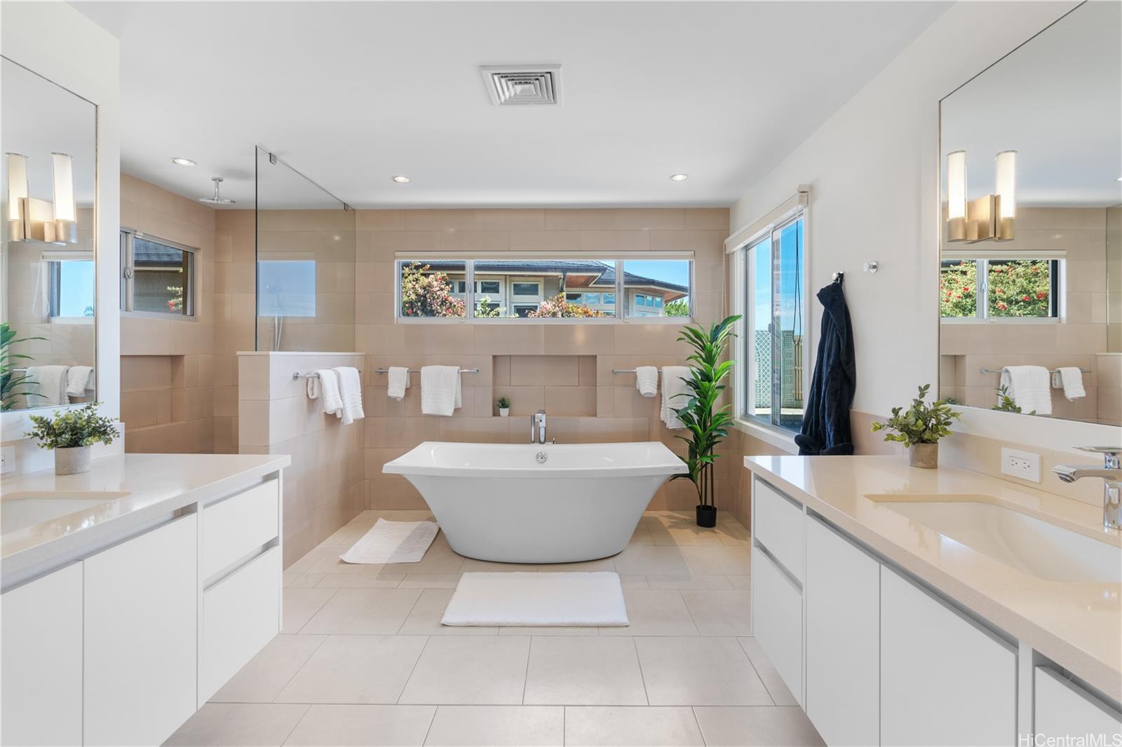 120 & 128  Hanapepe Loop Koko Kai, Hawaii Kai home - photo 23 of 25