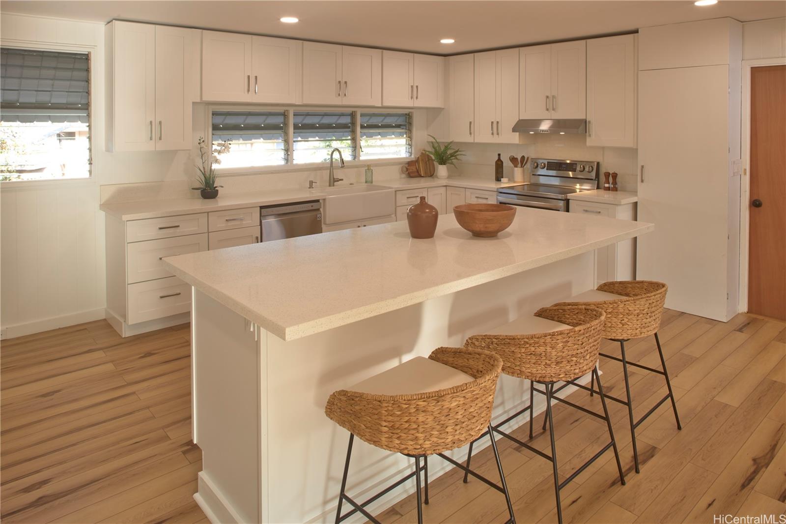 1202  Puu Poni Place Pearl City-upper, PearlCity home - photo 3 of 17