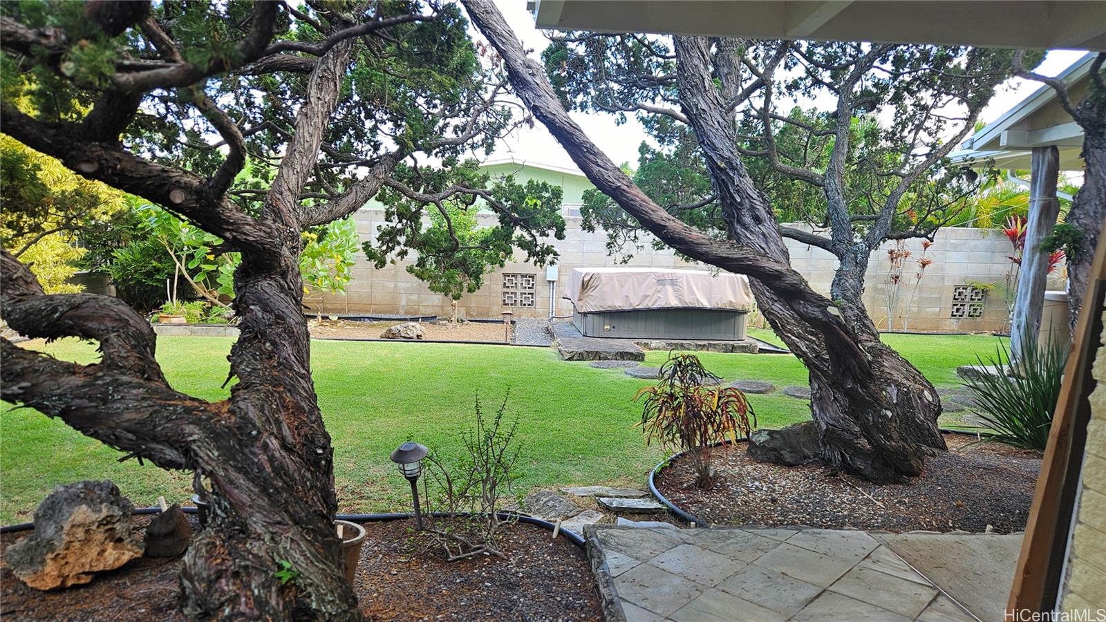 1204  Kahili St Enchanted Lake, Kailua home - photo 18 of 22