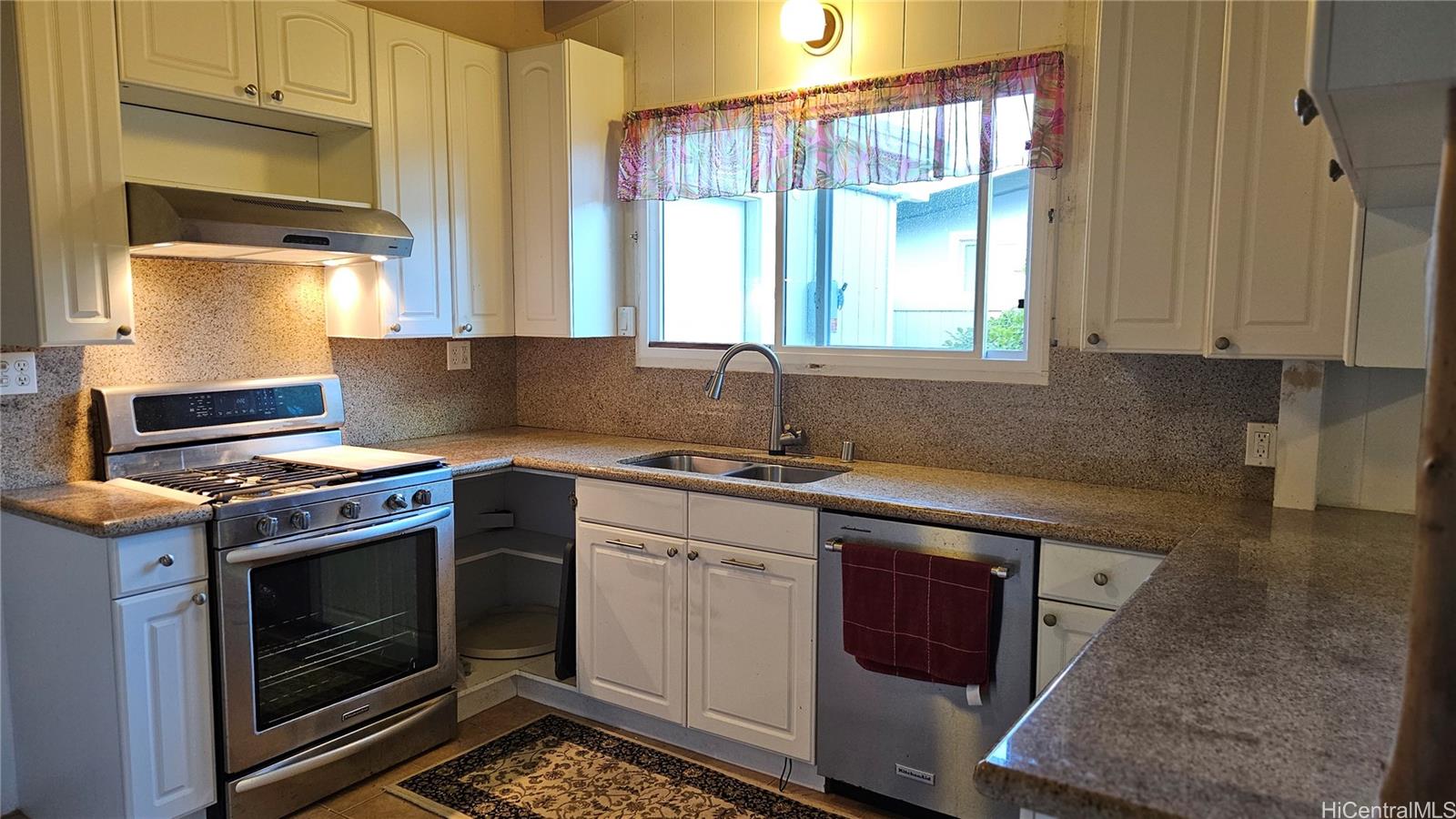 1204  Kahili St Enchanted Lake, Kailua home - photo 6 of 22