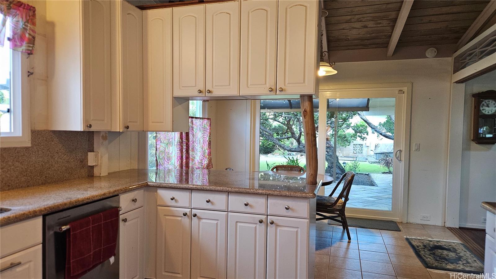 1204  Kahili St Enchanted Lake, Kailua home - photo 8 of 22